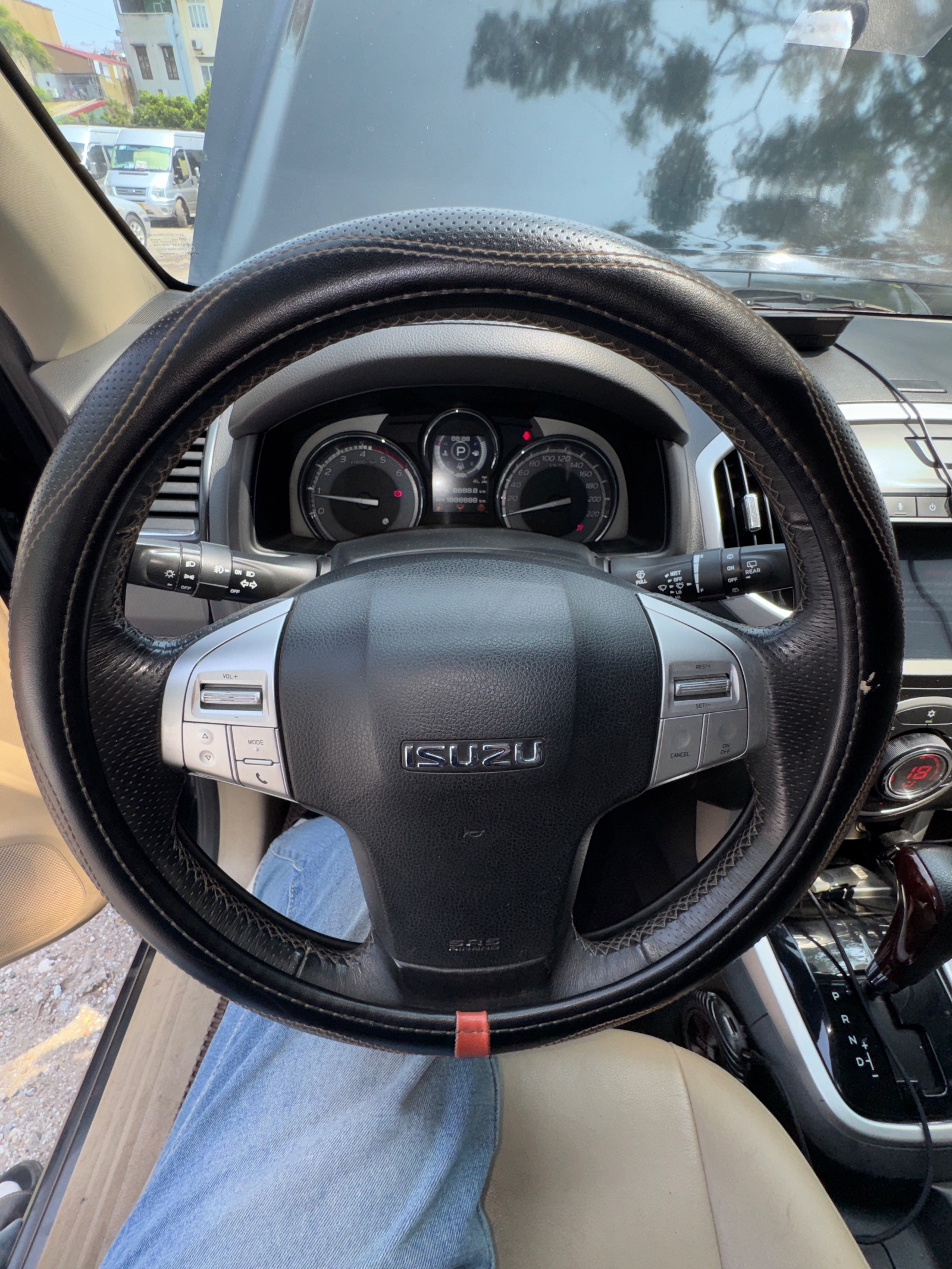 Isuzu Mu-x 3.0L 4x4 AT 2019 - Ngoại thất 4