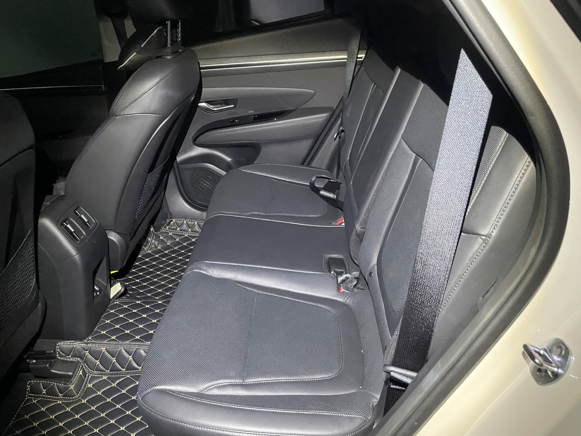 Hyundai Tucson 2.0 AT CRDi Đặc biệt 2024 - Ngoại thất 14
