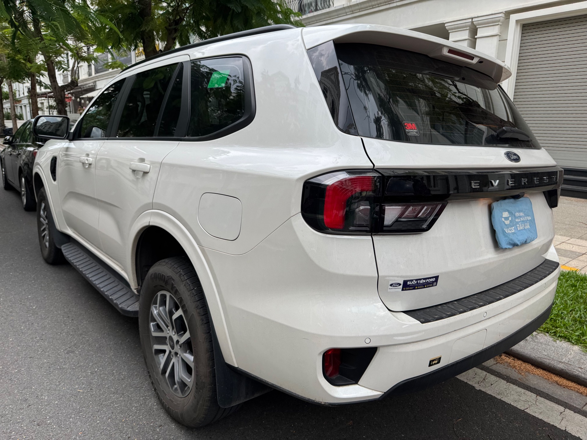 Ford Everest ambiente . đã lên cốp điện độ ngả ghế băng 3 đèn tăng sáng. còn 2 năm BHVC 2025 - Ngoại thất 15