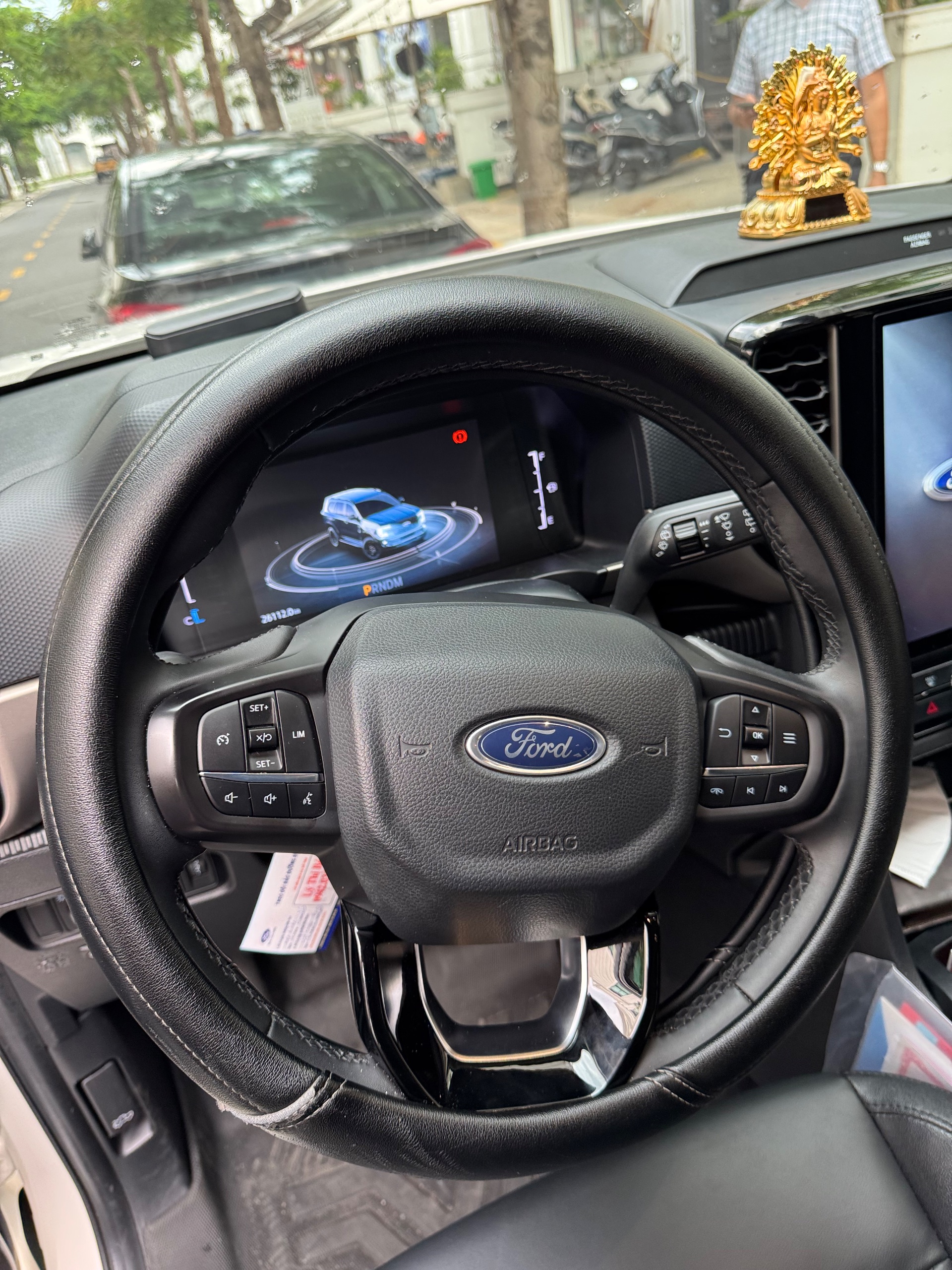 Ford Everest ambiente . đã lên cốp điện độ ngả ghế băng 3 đèn tăng sáng. còn 2 năm BHVC 2025 - Ngoại thất 16