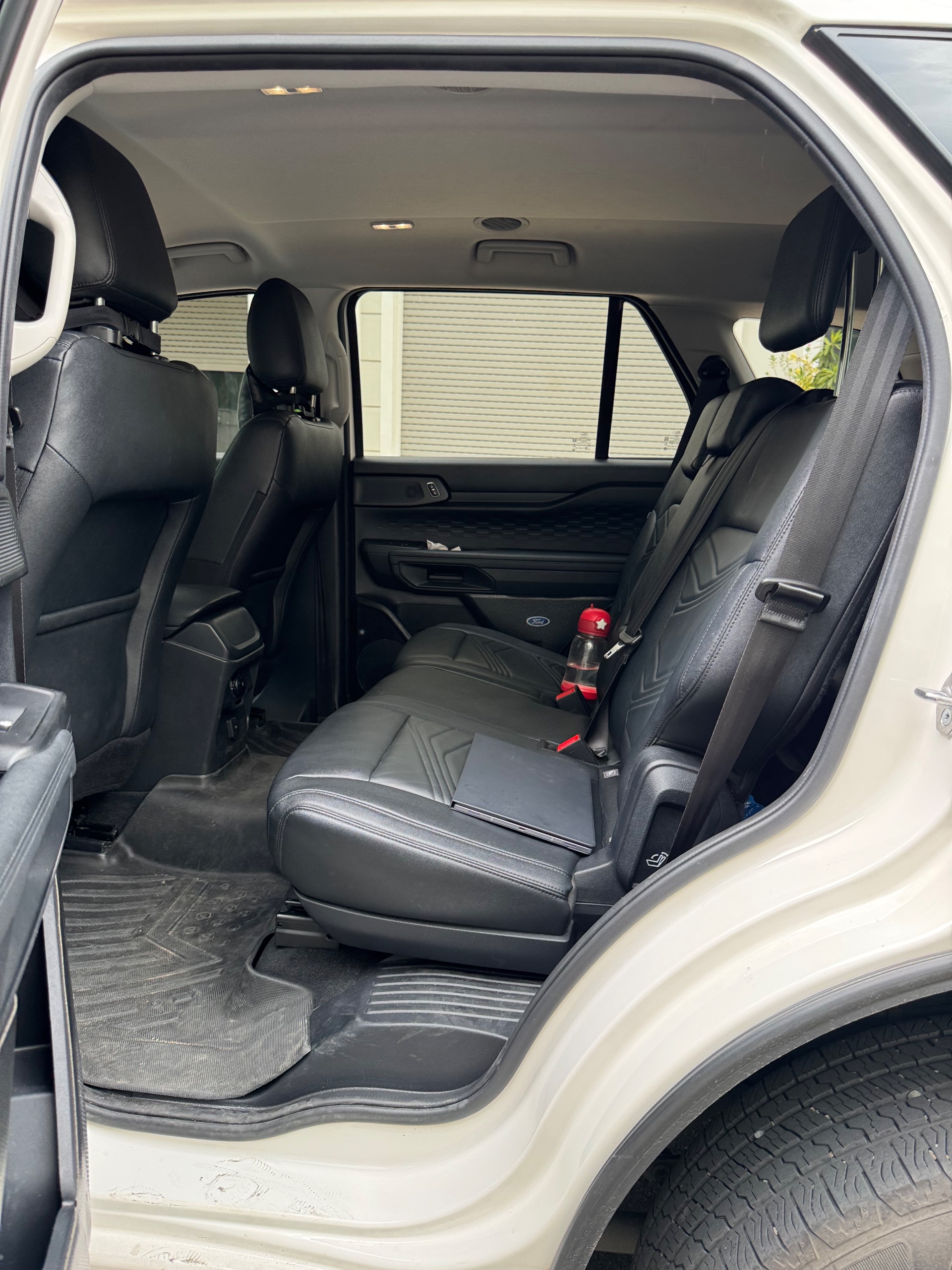 Ford Everest ambiente . đã lên cốp điện độ ngả ghế băng 3 đèn tăng sáng. còn 2 năm BHVC 2025 - Ngoại thất 7