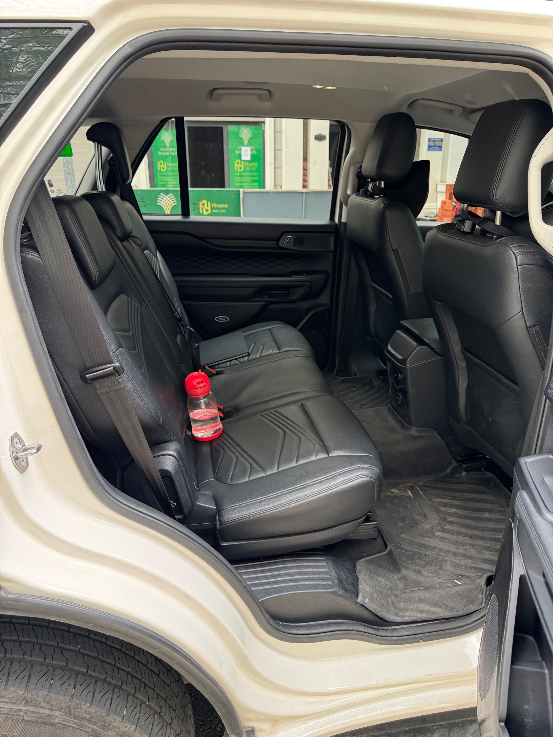 Ford Everest ambiente . đã lên cốp điện độ ngả ghế băng 3 đèn tăng sáng. còn 2 năm BHVC 2025 - Ngoại thất 11