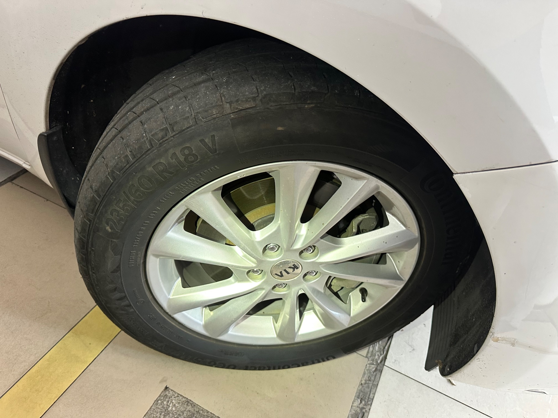 Kia Sedona 2.2 DAT Deluxe 2021 - Ngoại thất 24