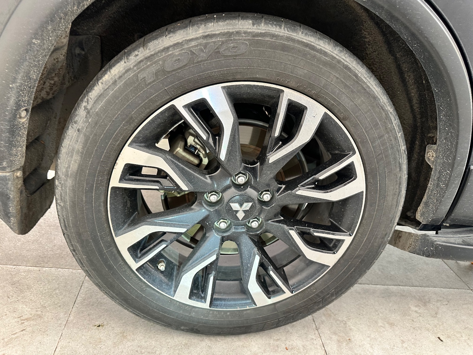 Mitsubishi Outlander 2.0 CVT Premium 2020 - Ngoại thất 26