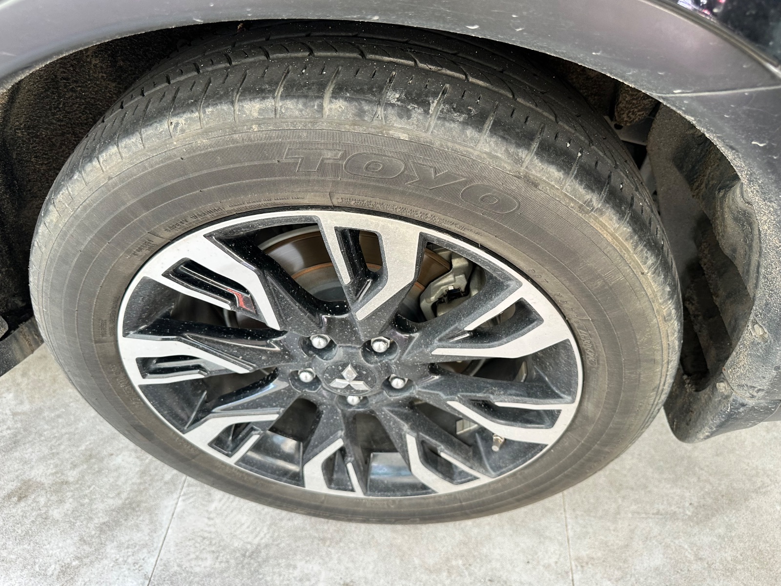 Mitsubishi Outlander 2.0 CVT Premium 2020 - Ngoại thất 25