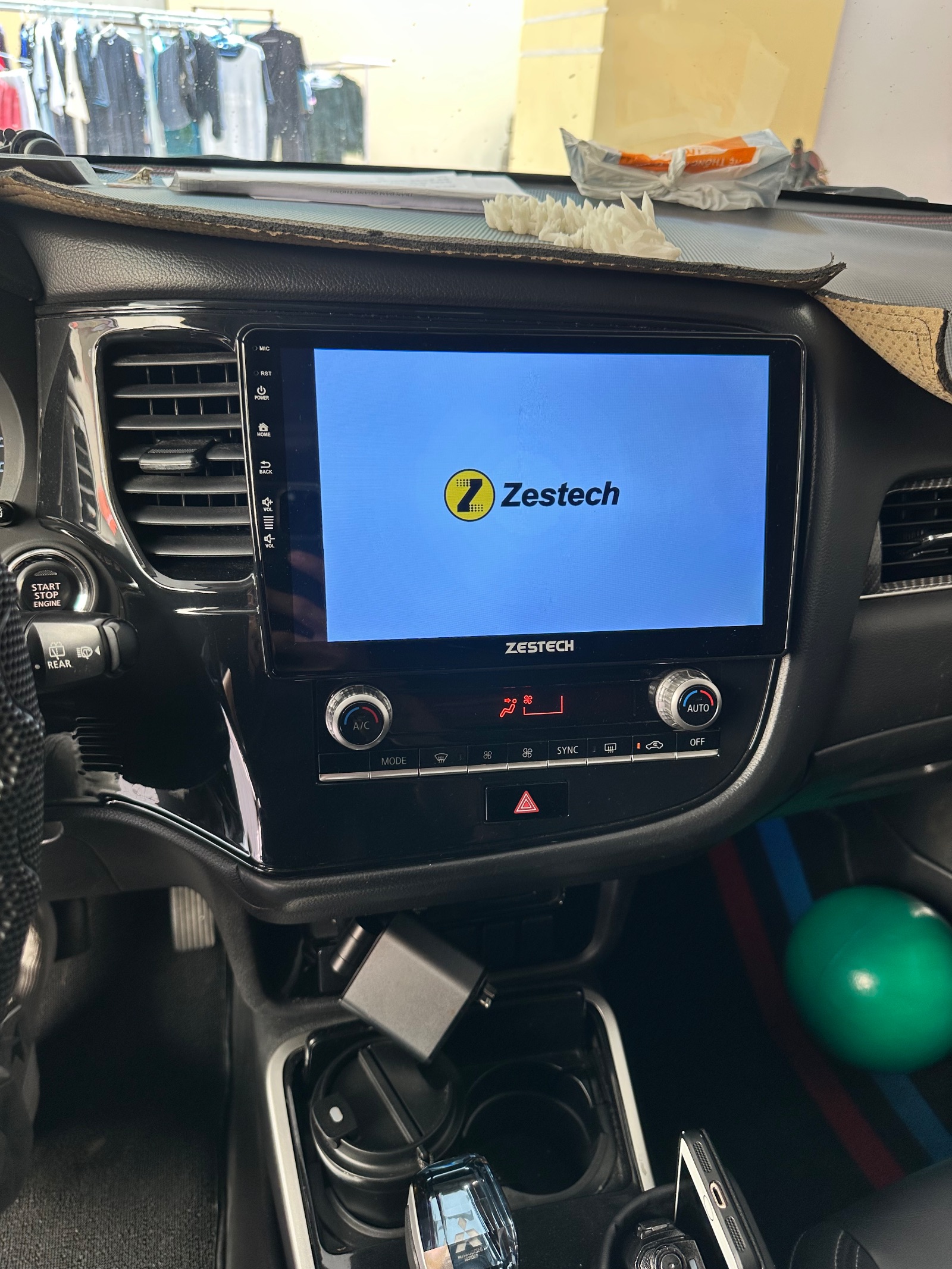 Mitsubishi Outlander 2.0 CVT Premium 2020 - Ngoại thất 11