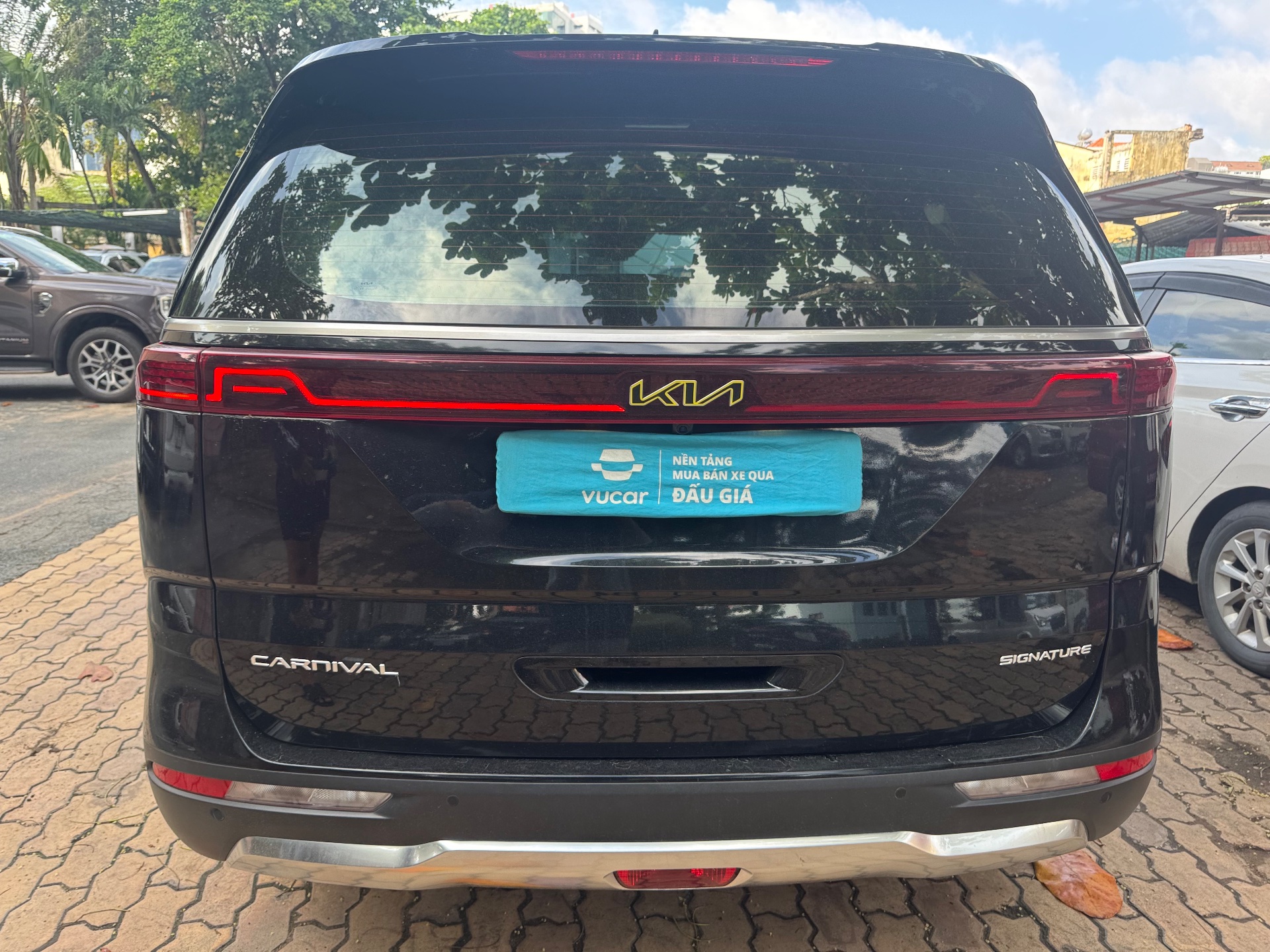 Kia Carnival Signature 2.2D 2023 - Ngoại thất 22