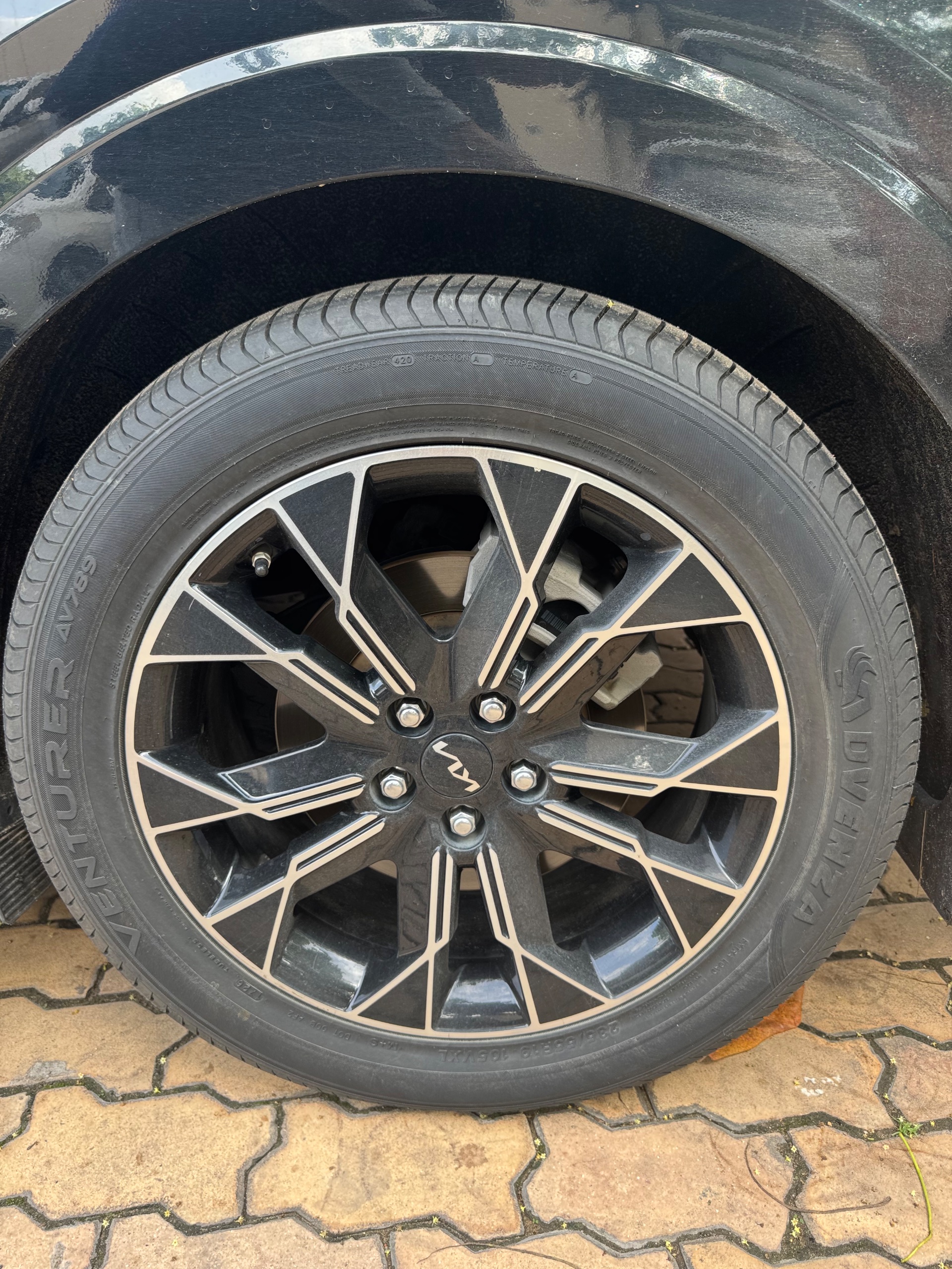 Kia Carnival Signature 2.2D 2023 - Ngoại thất 19