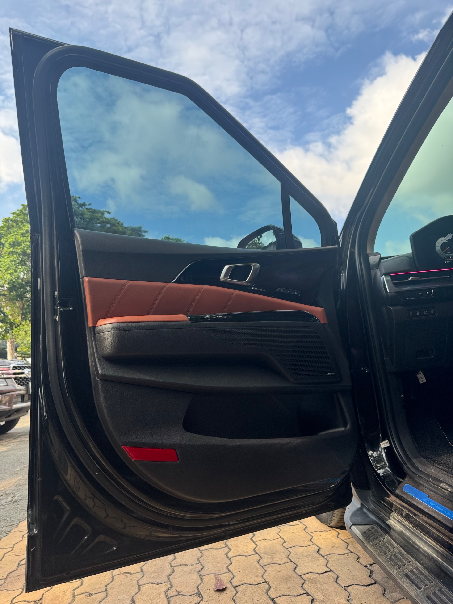 Kia Carnival Signature 2.2D 2023 - Ngoại thất 18