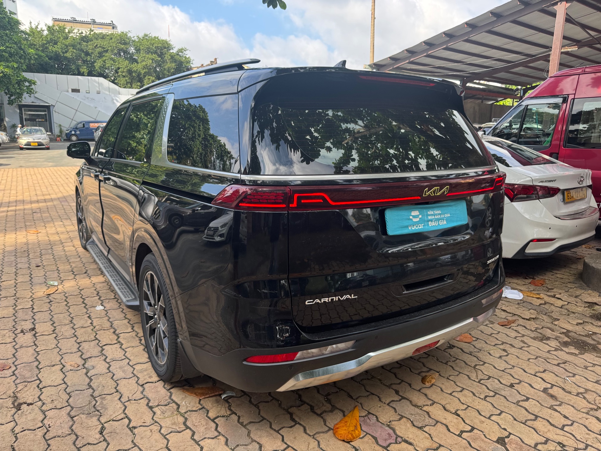 Kia Carnival Signature 2.2D 2023 - Ngoại thất 20