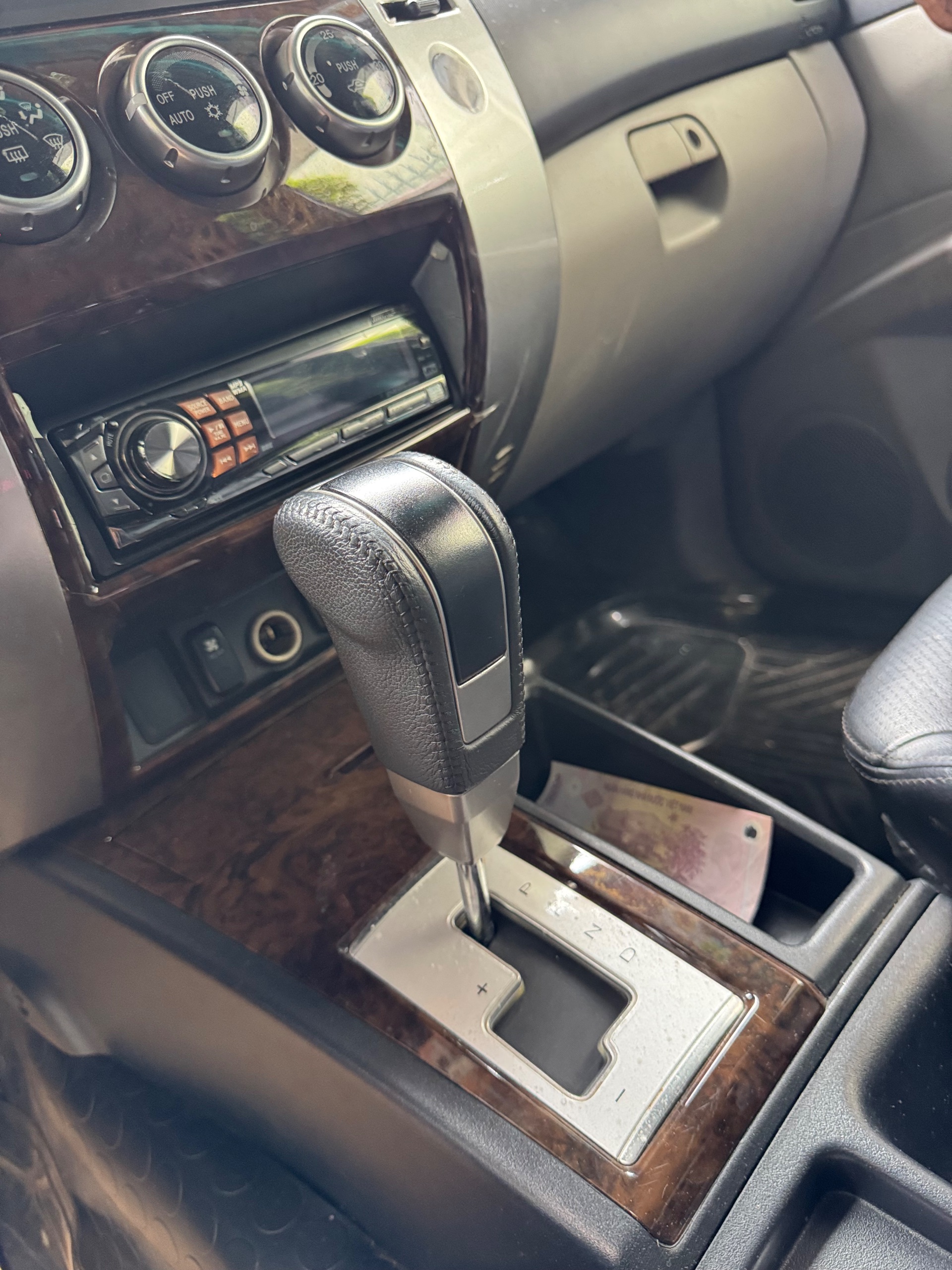Mitsubishi Pajero Sport D 4x2 AT 2013 - Ngoại thất 9