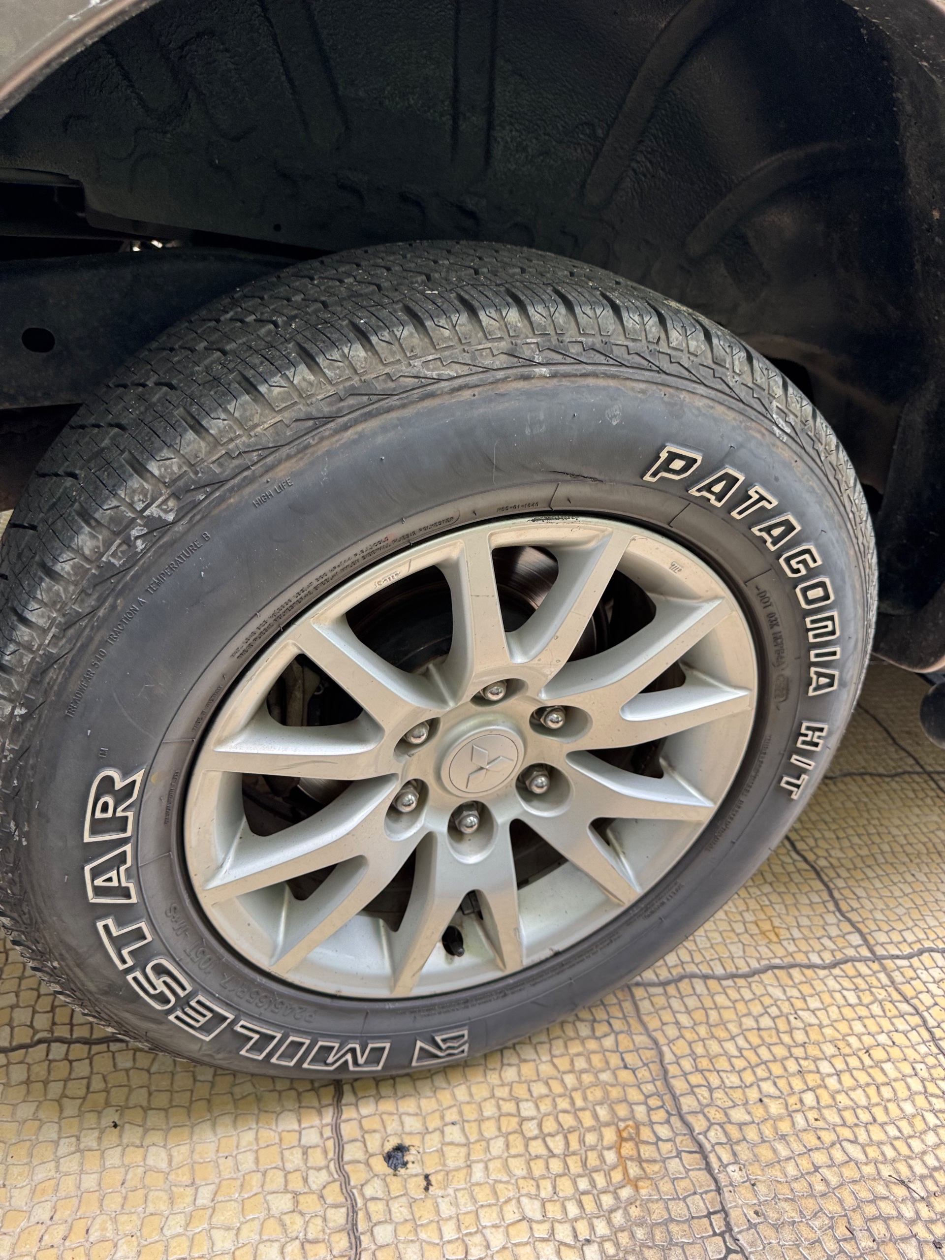 Mitsubishi Pajero Sport D 4x2 AT 2013 - Ngoại thất 17