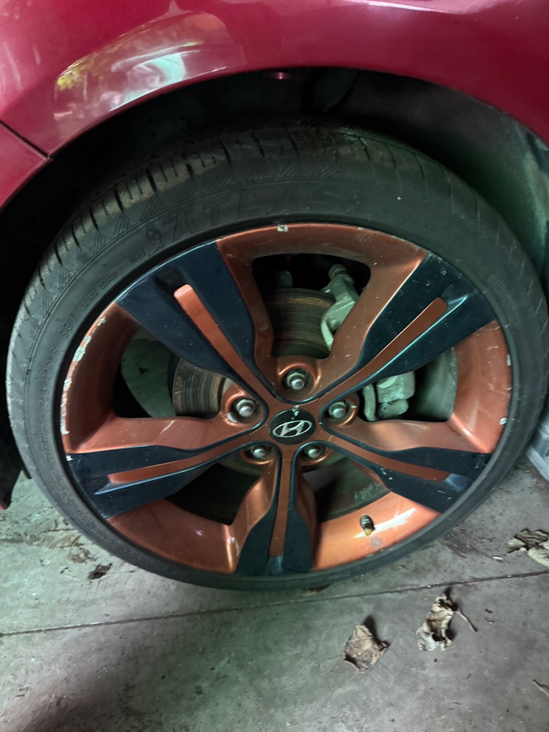 Hyundai Veloster  2011 - Ngoại thất 4