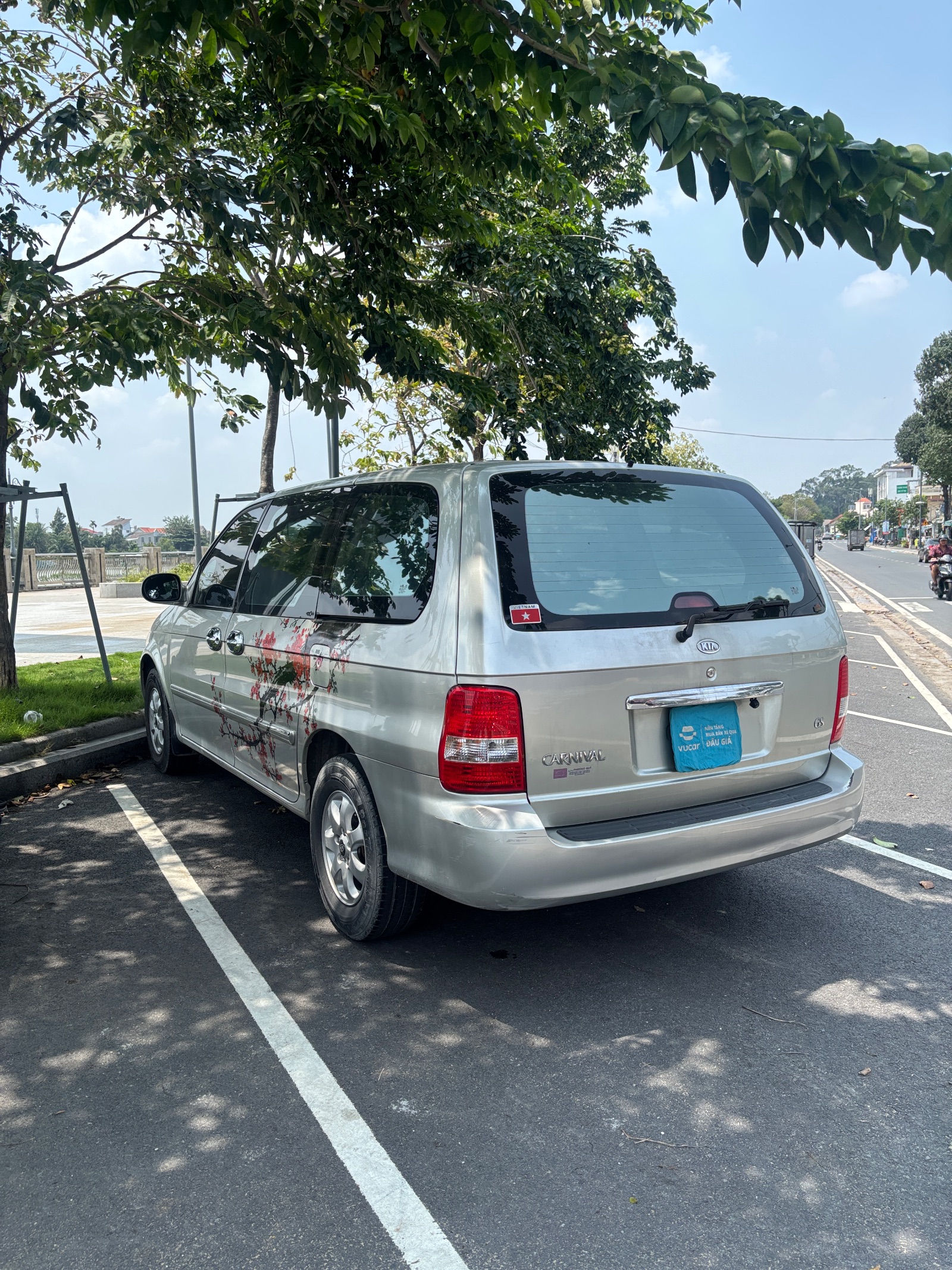 Kia Carnival Số tự động 2009 - Ngoại thất 12