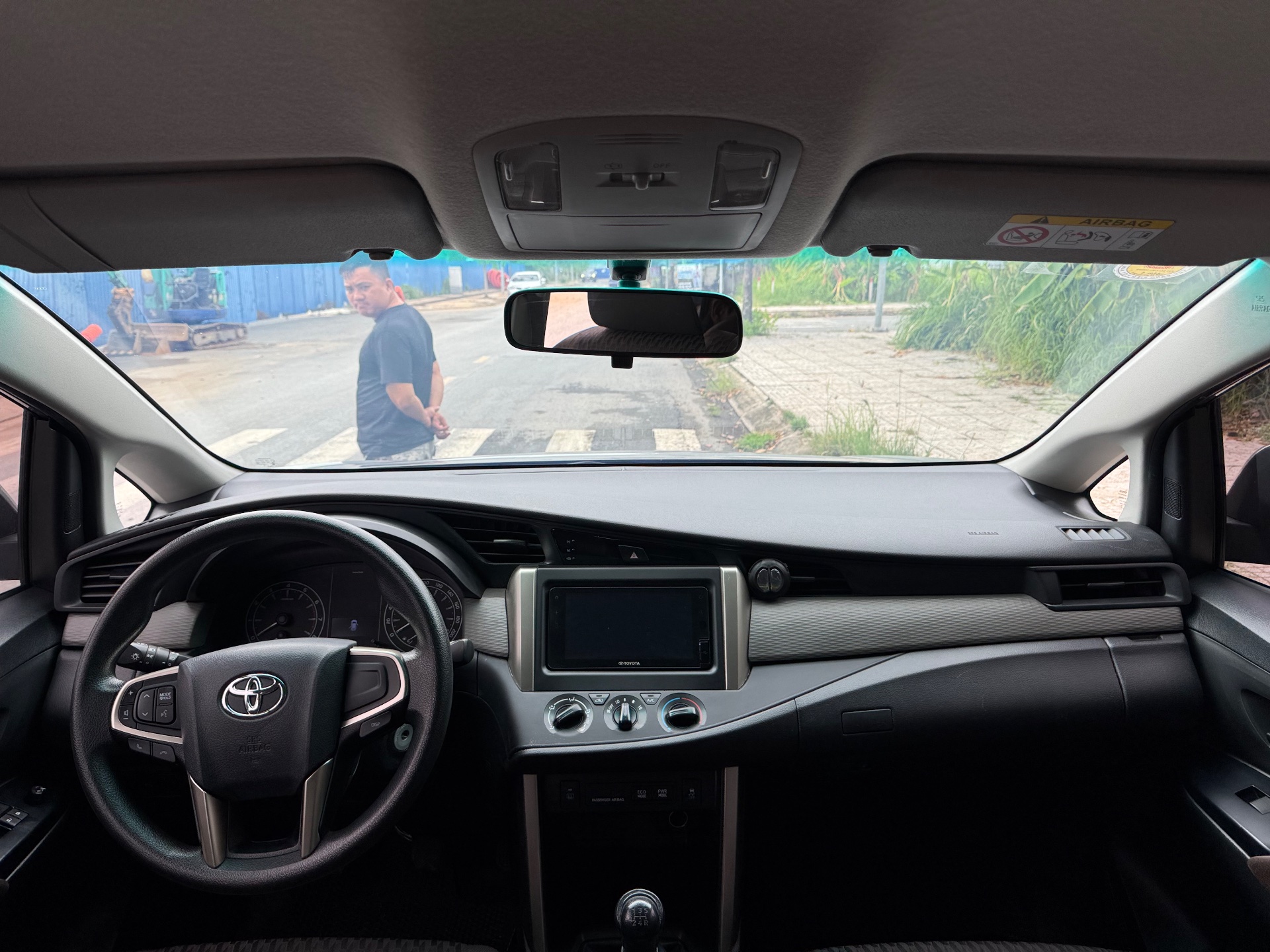 Toyota Innova E 2.0 MT 2023 - Ngoại thất 15