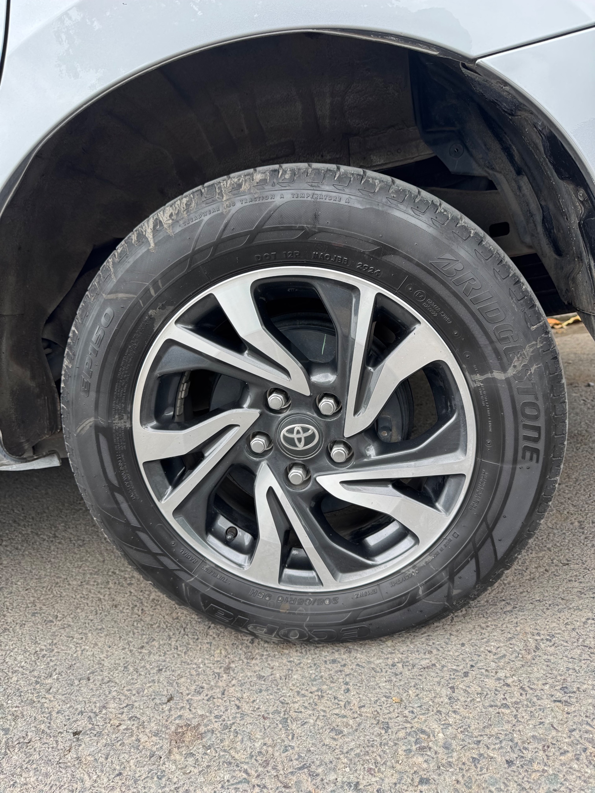 Toyota Innova E 2.0 MT 2023 - Ngoại thất 13