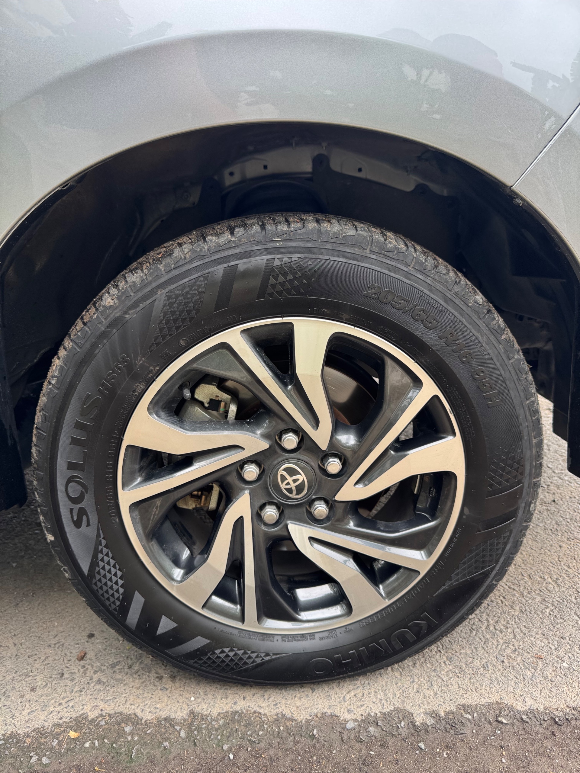 Toyota Innova E 2.0 MT 2023 - Ngoại thất 4