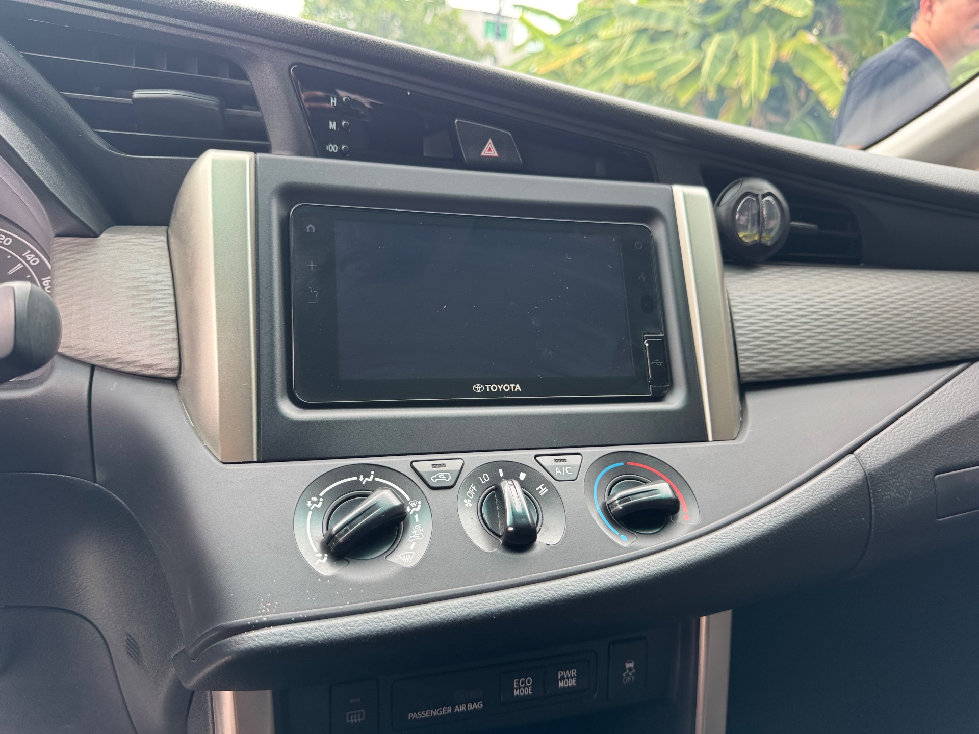 Toyota Innova E 2.0 MT 2023 - Ngoại thất 22