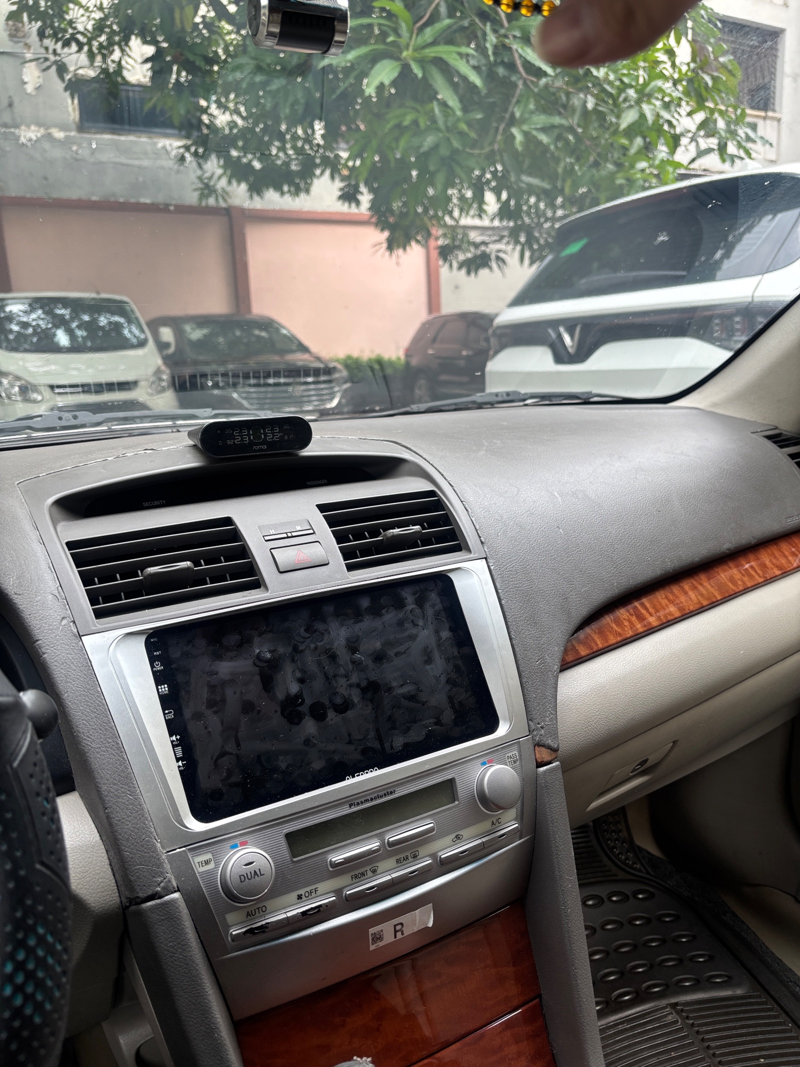 Toyota Camry 2.4G 2011 - Ngoại thất 25