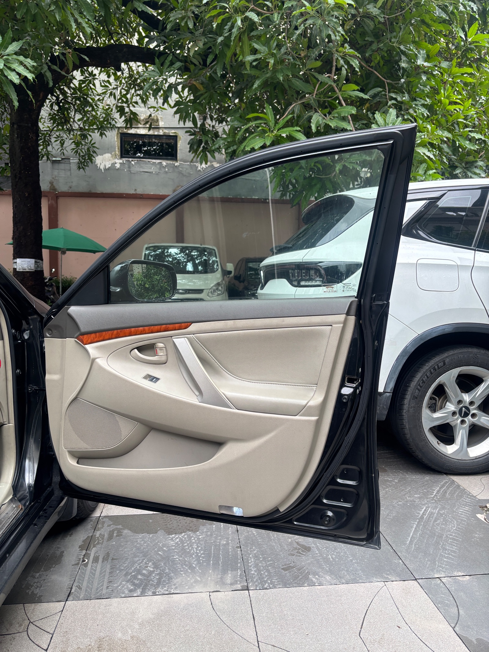 Toyota Camry 2.4G 2011 - Ngoại thất 4