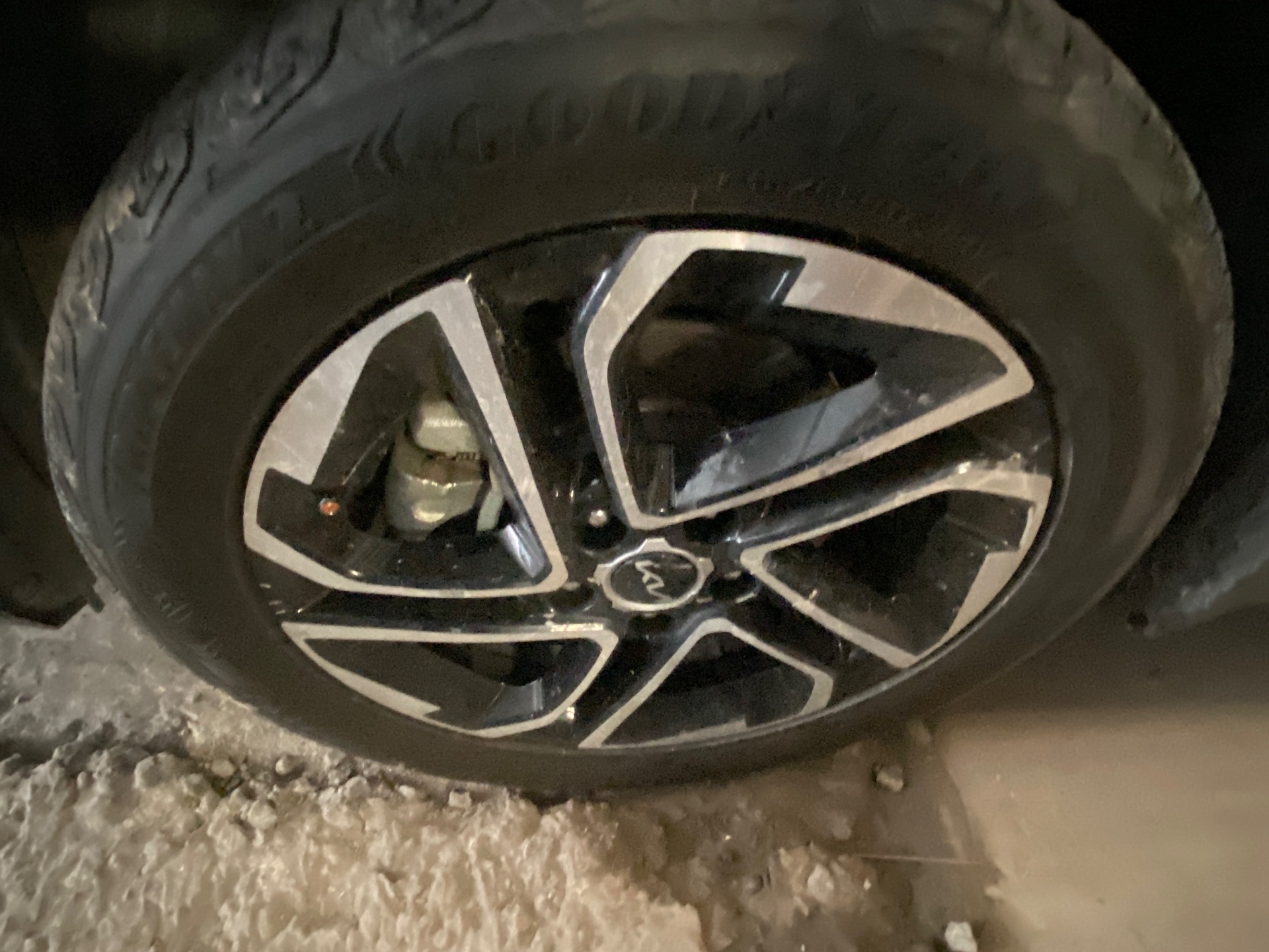 Kia Carens 1.5G IVT 2023 - Ngoại thất 4