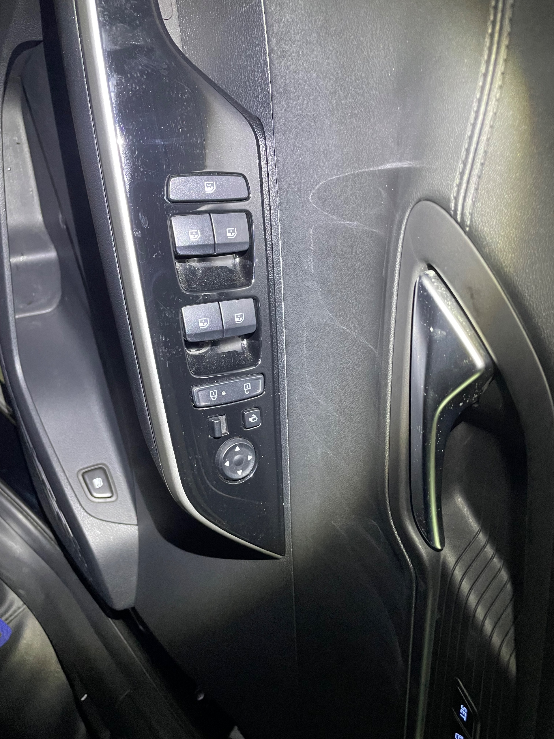 Hyundai Custin Cao cấp 2.0T 2024 - Ngoại thất 12