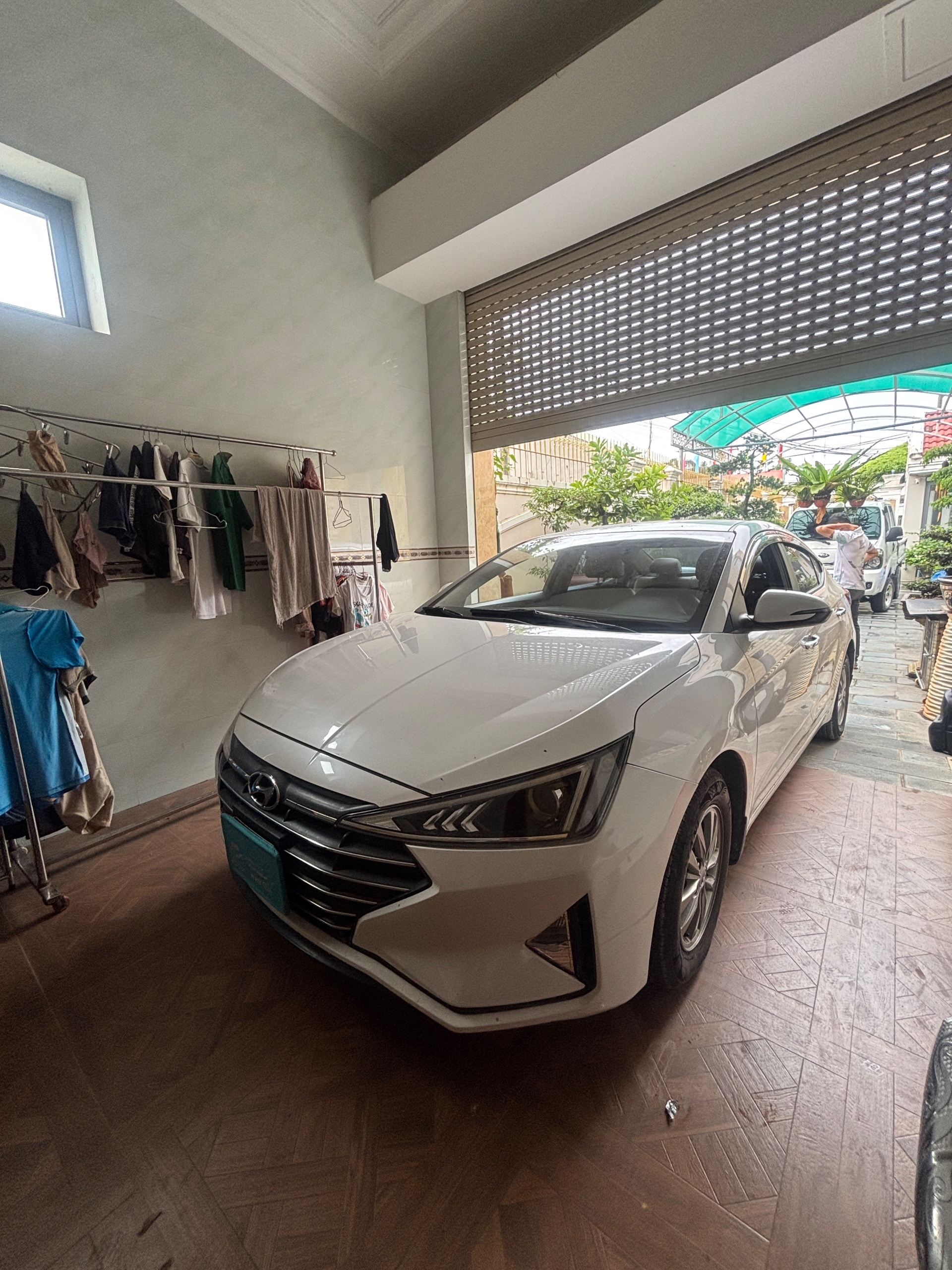 Hyundai Elantra 1.6 MT 2019 - Ngoại thất 2