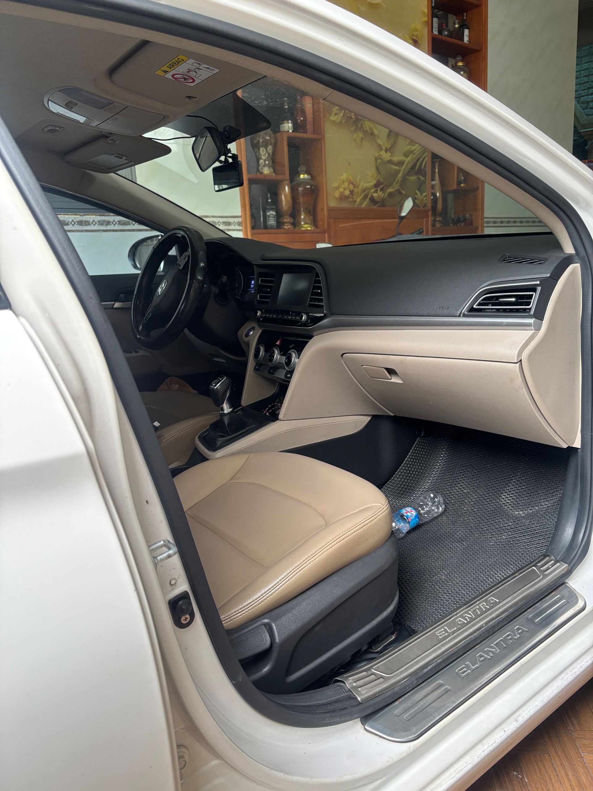 Hyundai Elantra 1.6 MT 2019 - Ngoại thất 16