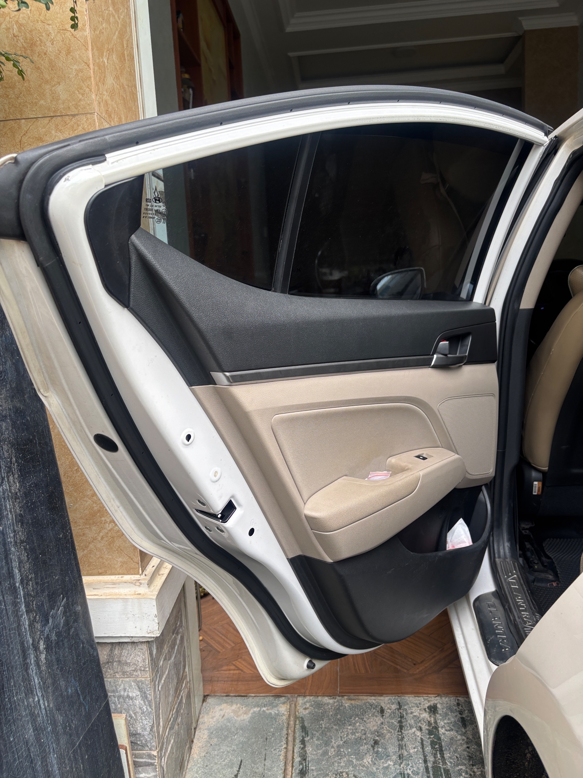 Hyundai Elantra 1.6 MT 2019 - Ngoại thất 9
