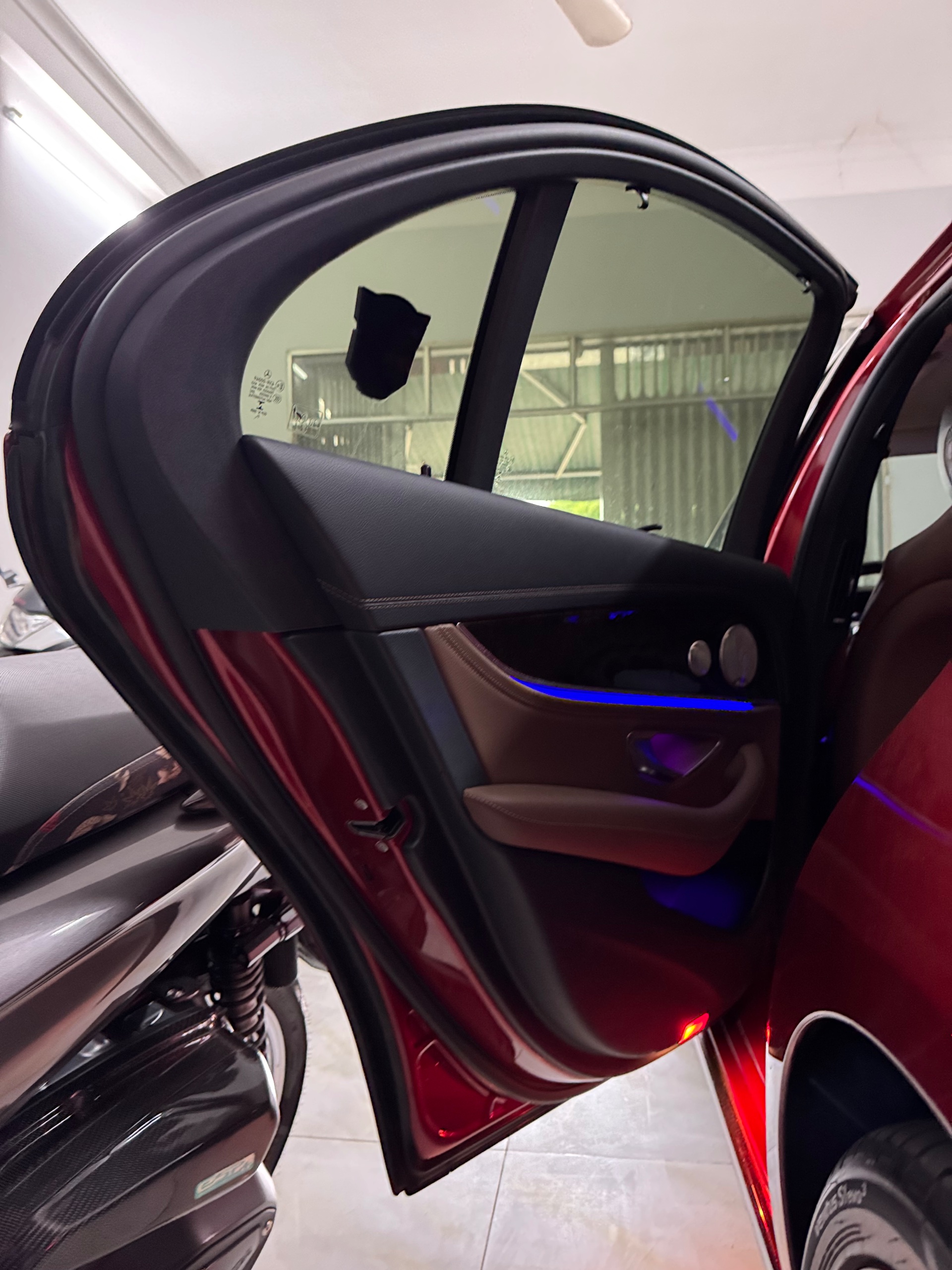 Mercedes-Benz E200 Exclusive 2022 - Ngoại thất 8