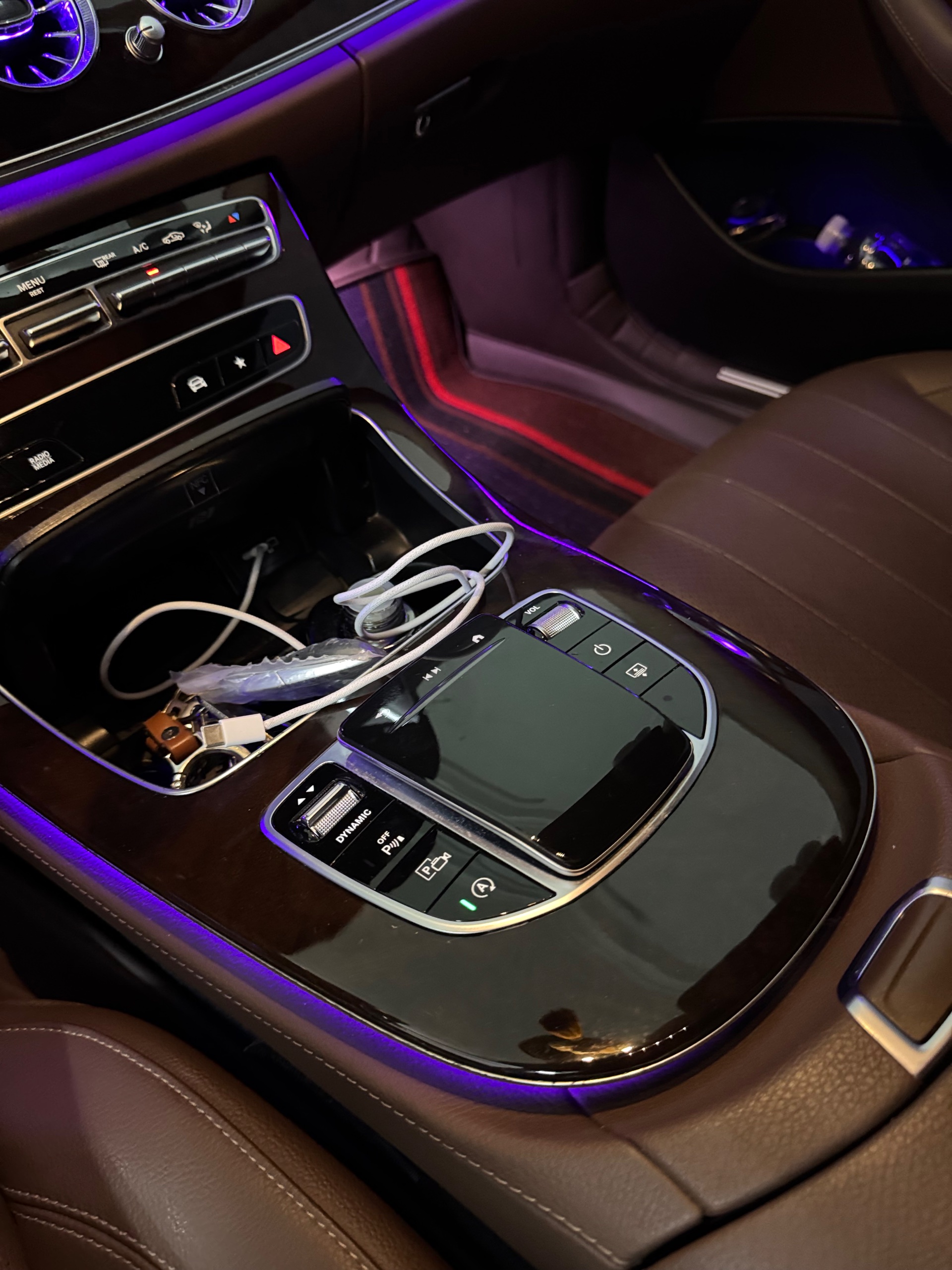 Mercedes-Benz E200 Exclusive 2022 - Ngoại thất 12