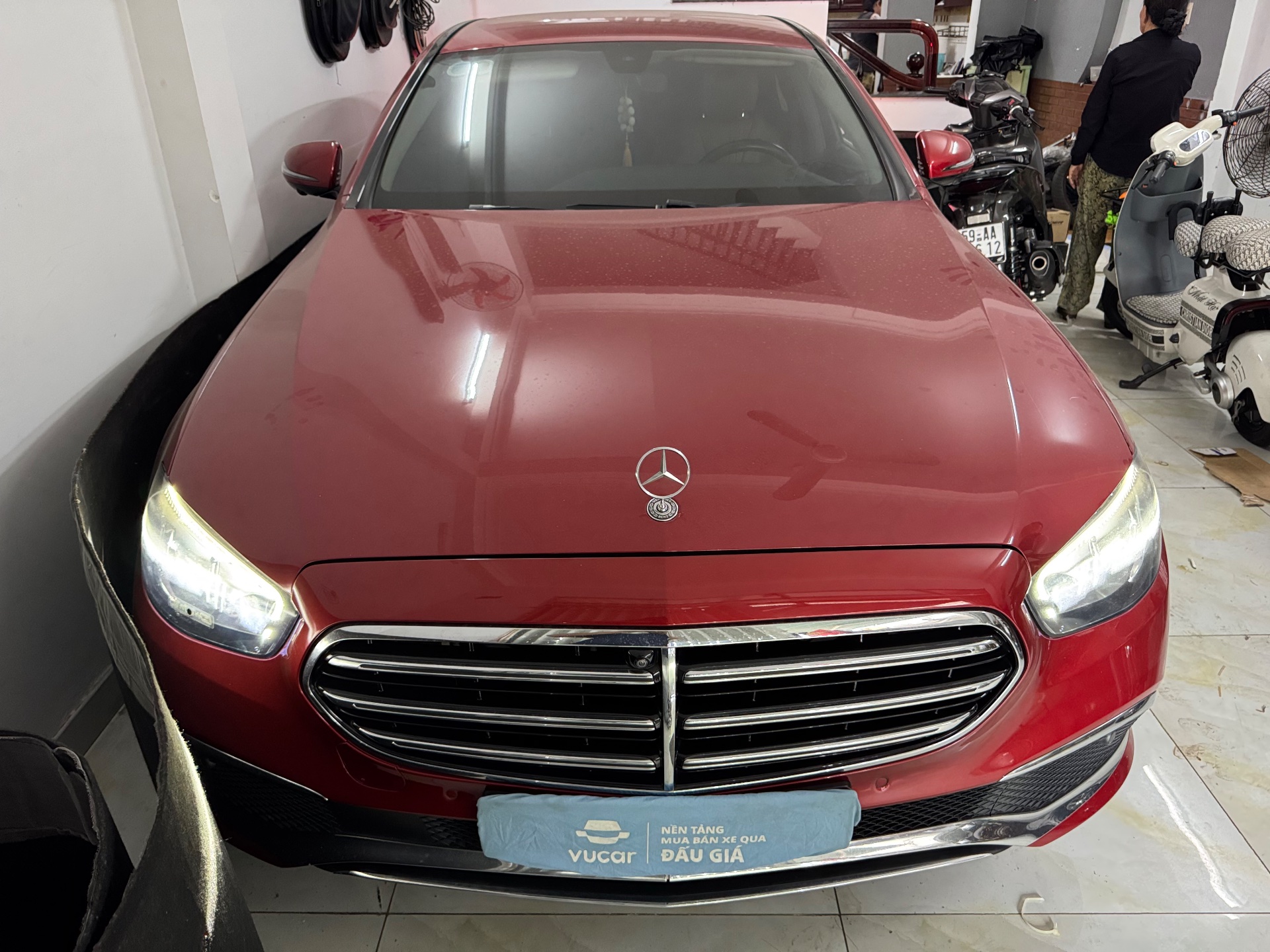 Mercedes-Benz E200 Exclusive 2022 - Ngoại thất 1