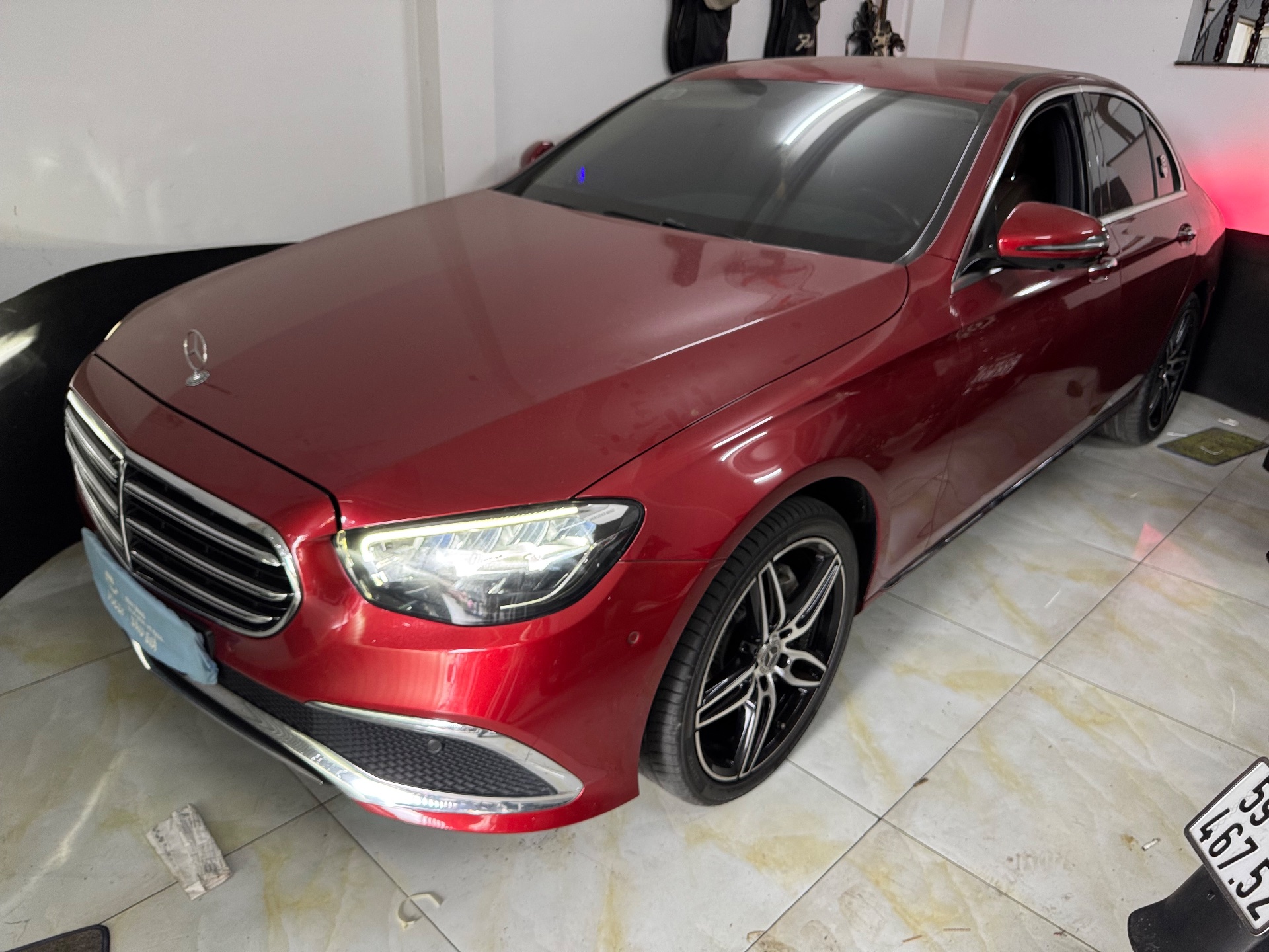 Mercedes-Benz E200 Exclusive 2022 - Ngoại thất 3