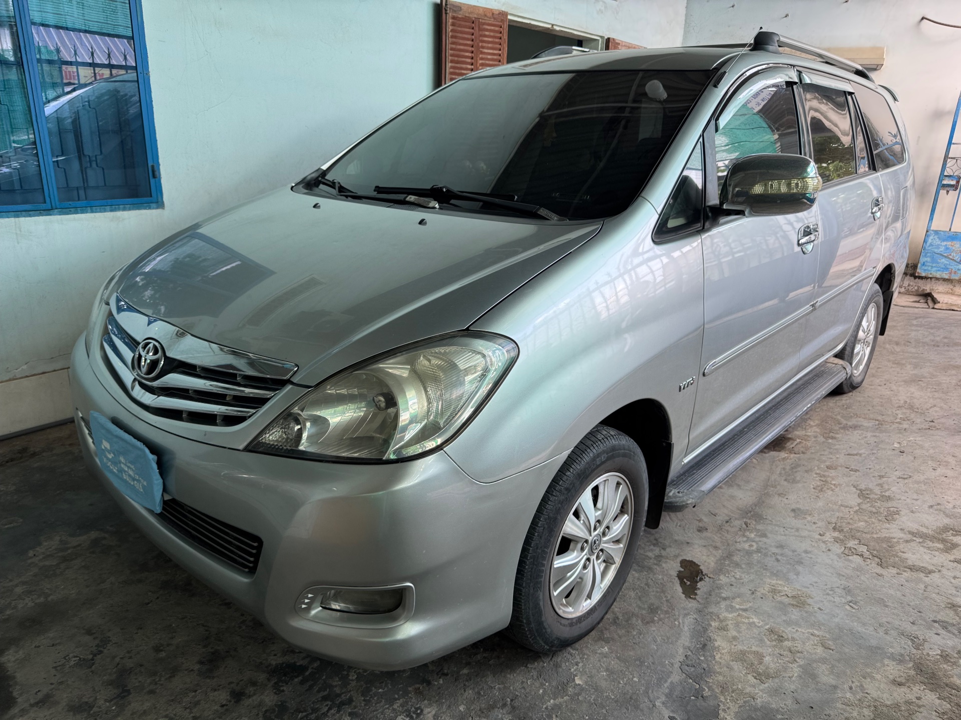 Toyota Innova V 2010 - Ngoại thất 3