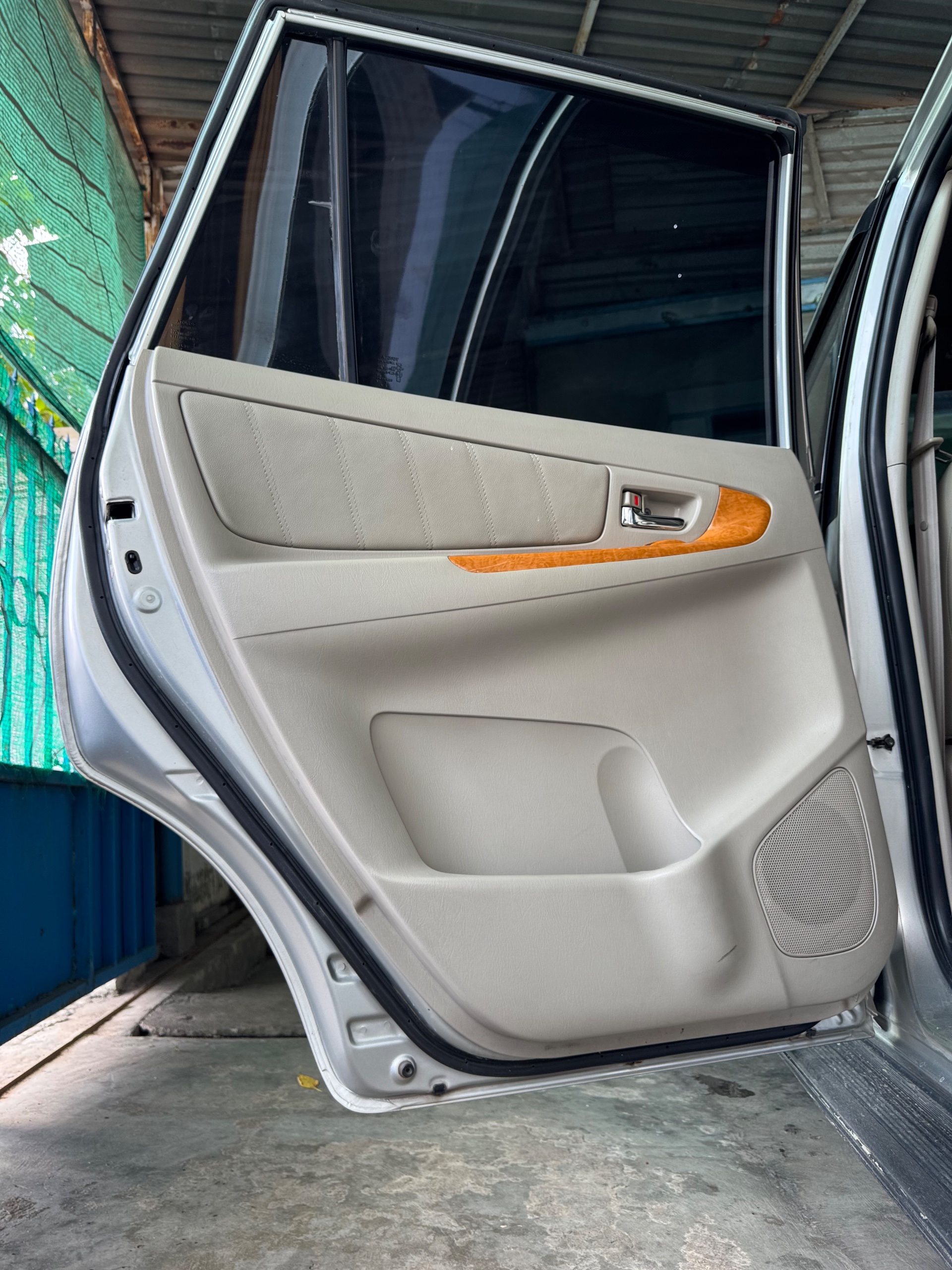 Toyota Innova V 2010 - Ngoại thất 8