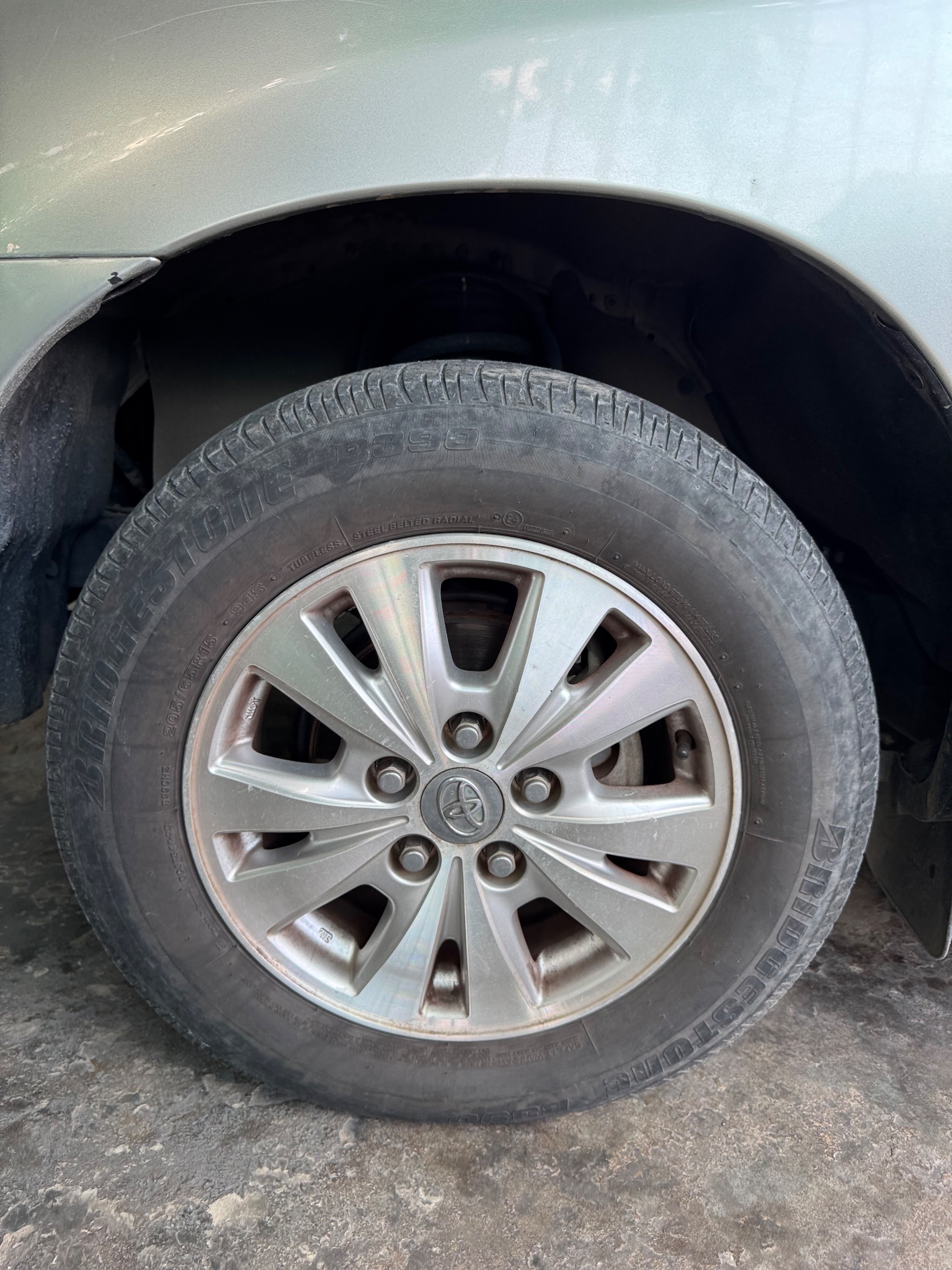 Toyota Innova V 2010 - Ngoại thất 4