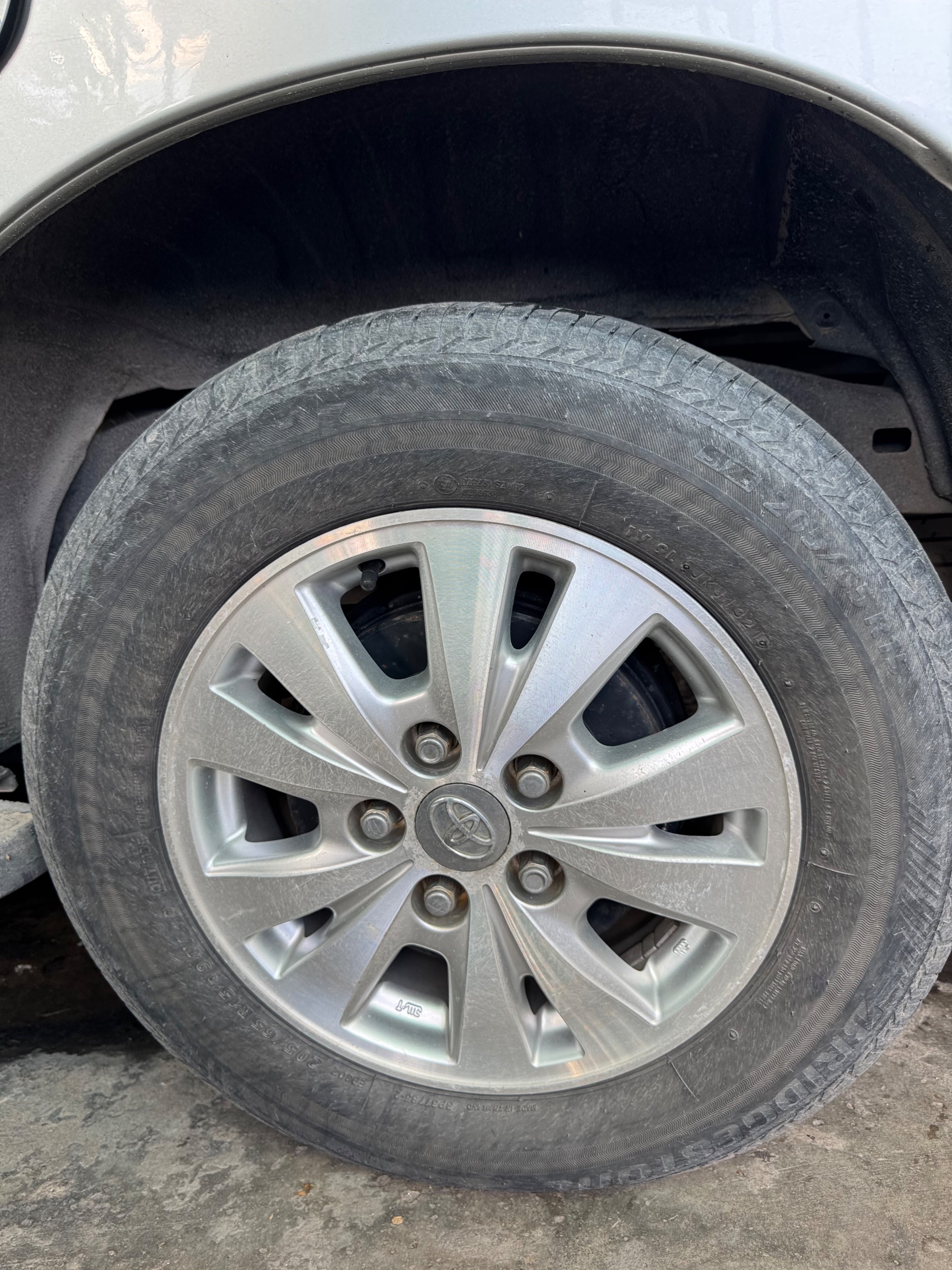 Toyota Innova V 2010 - Ngoại thất 10