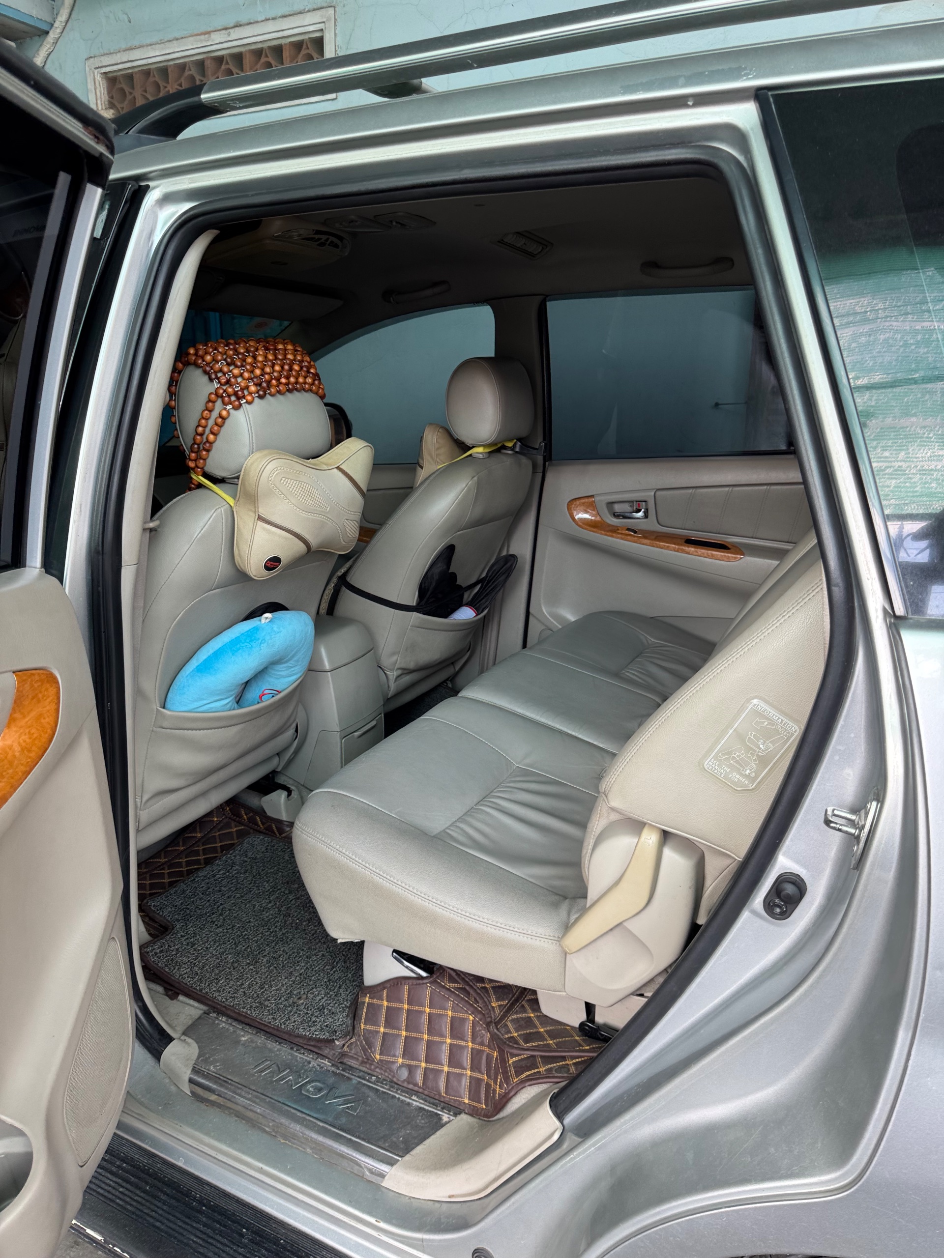 Toyota Innova V 2010 - Ngoại thất 7
