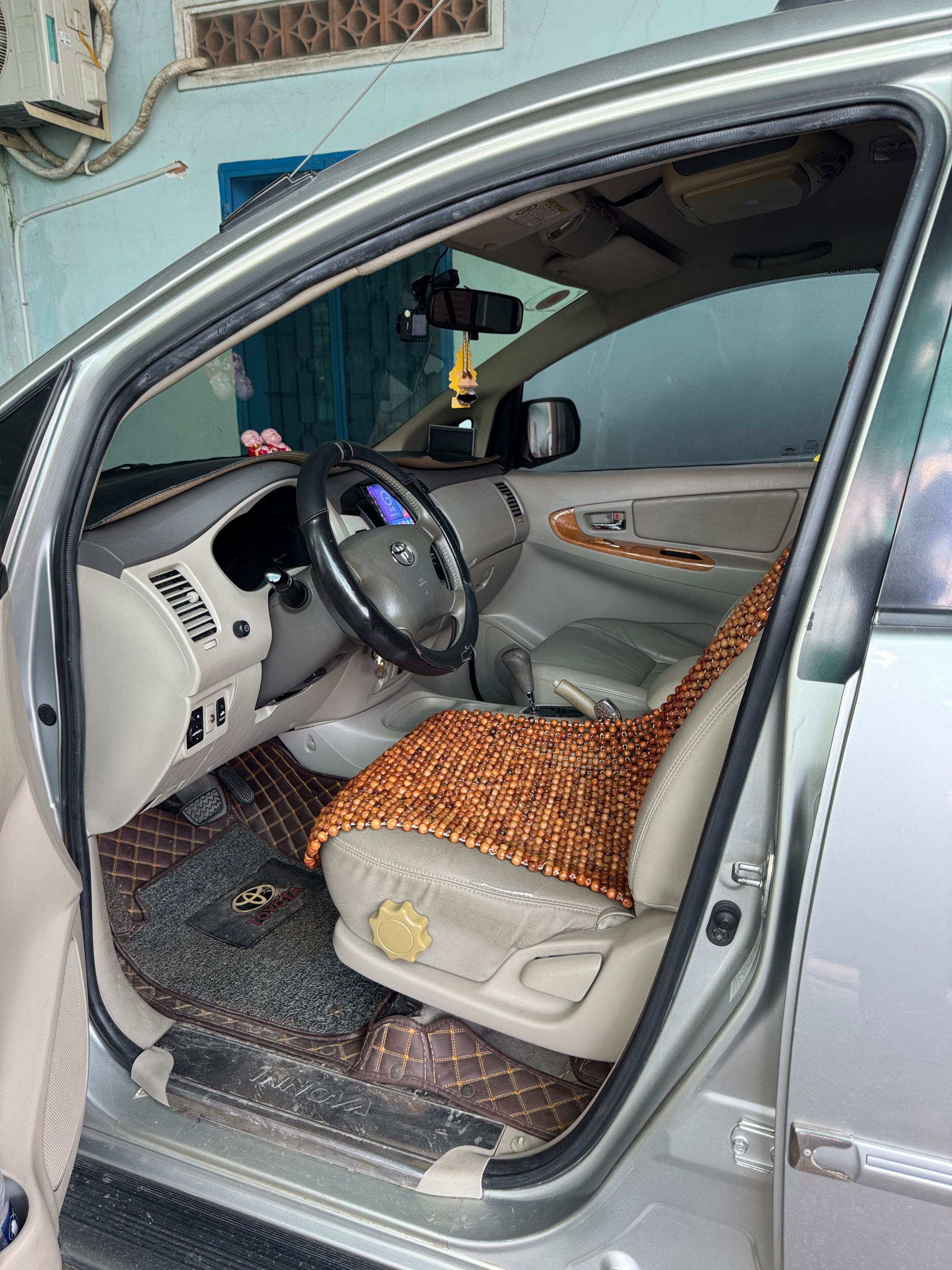Toyota Innova V 2010 - Ngoại thất 5