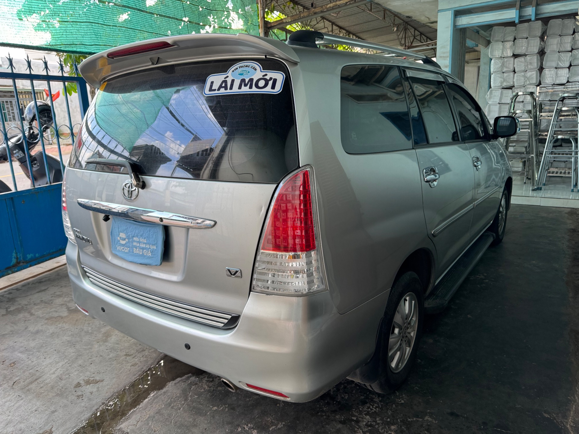 Toyota Innova V 2010 - Ngoại thất 13