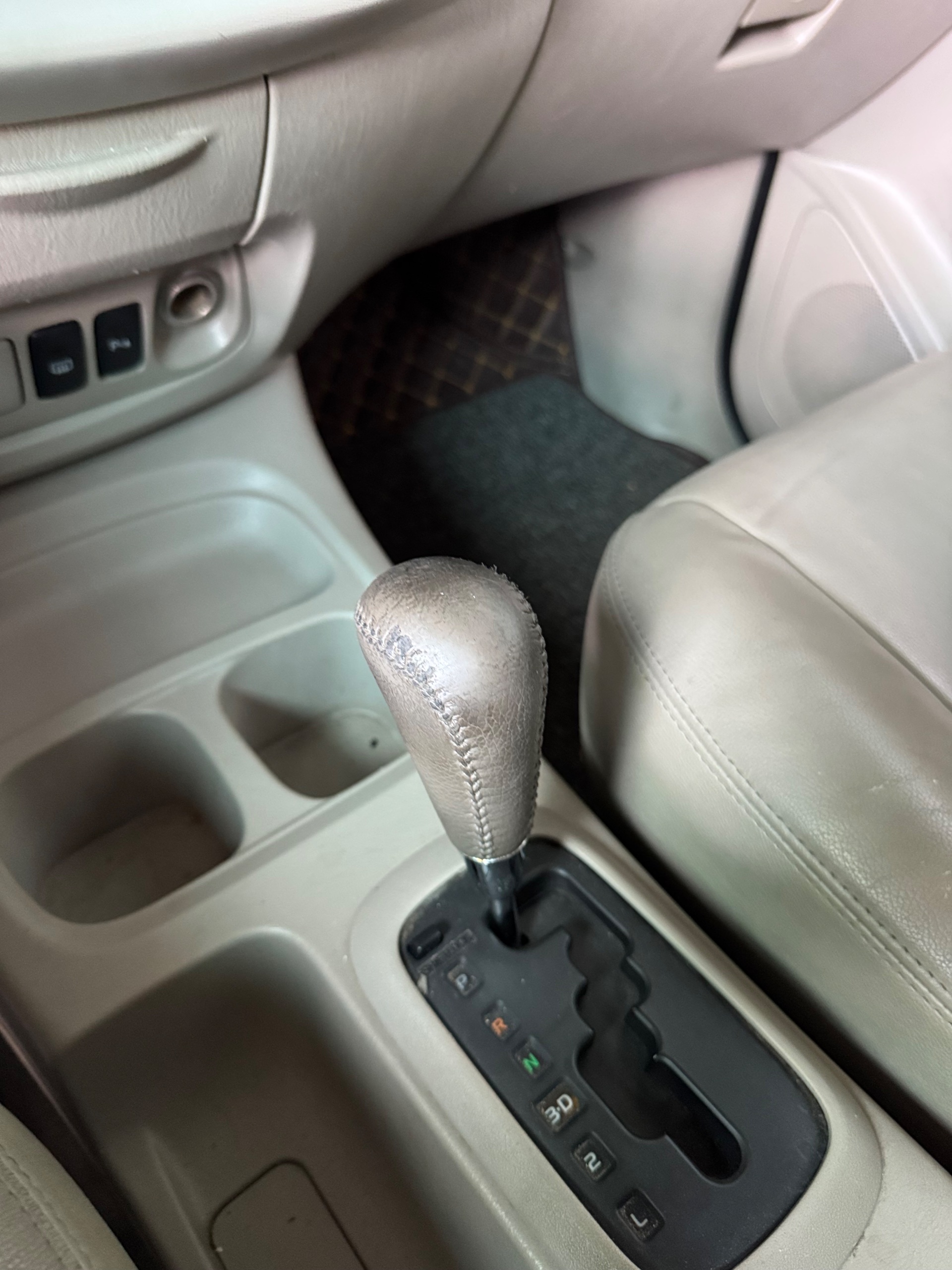 Toyota Innova V 2010 - Ngoại thất 16