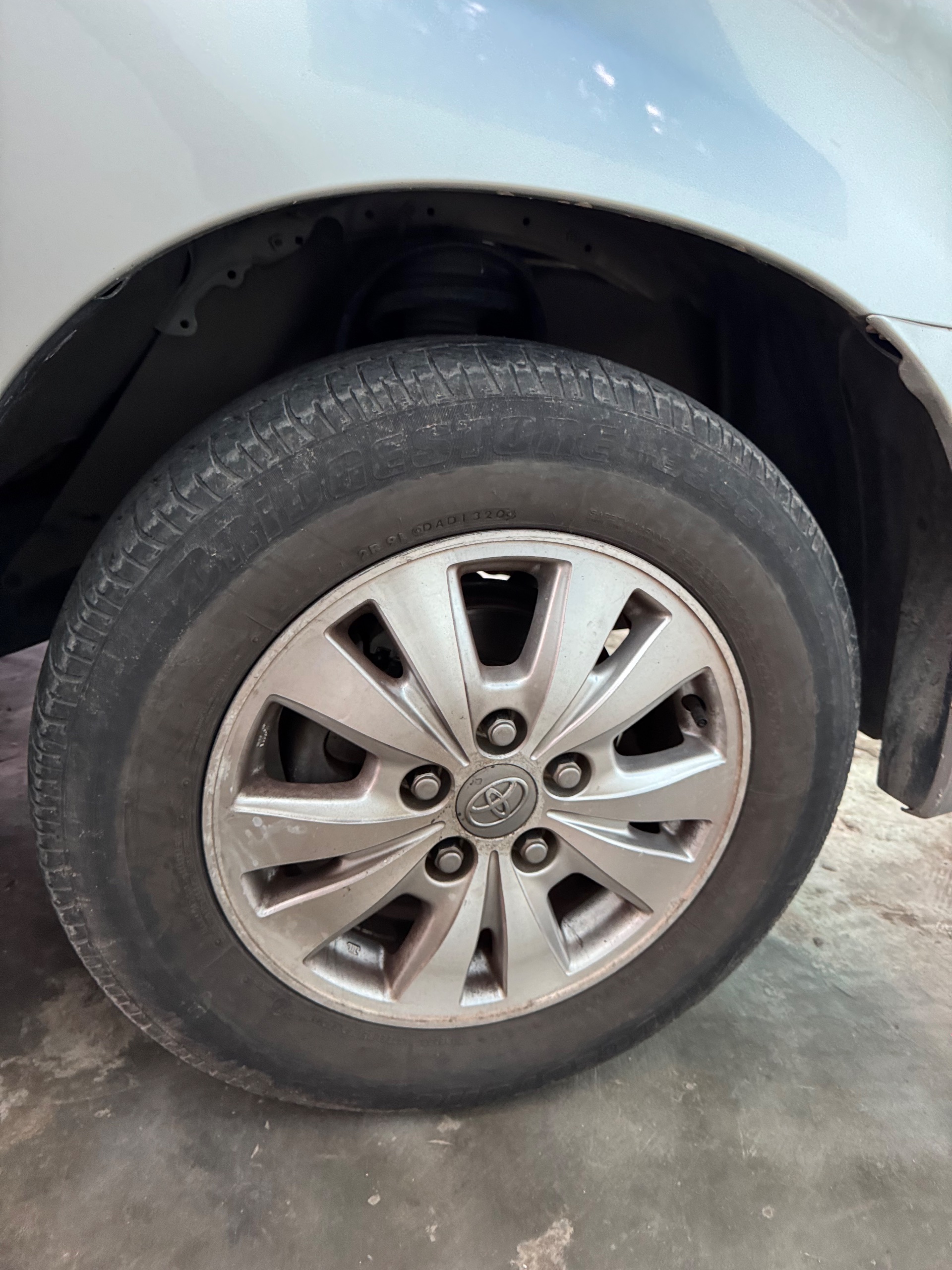 Toyota Innova V 2010 - Ngoại thất 19