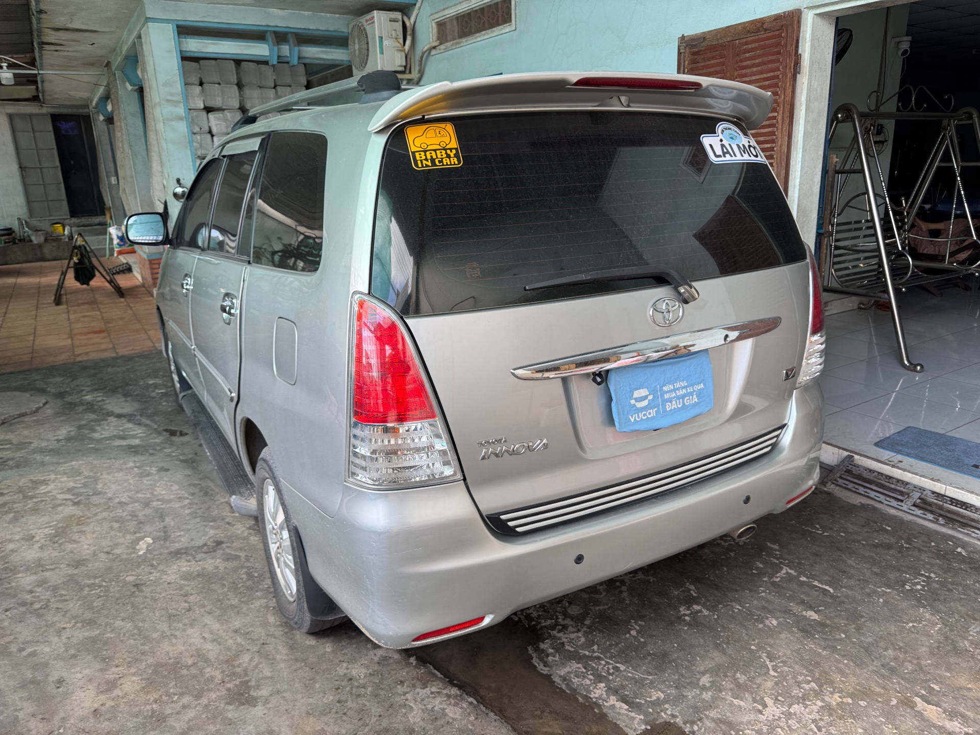 Toyota Innova V 2010 - Ngoại thất 12