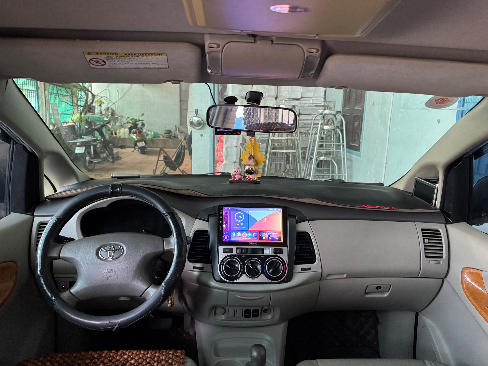 Toyota Innova V 2010 - Ngoại thất 9