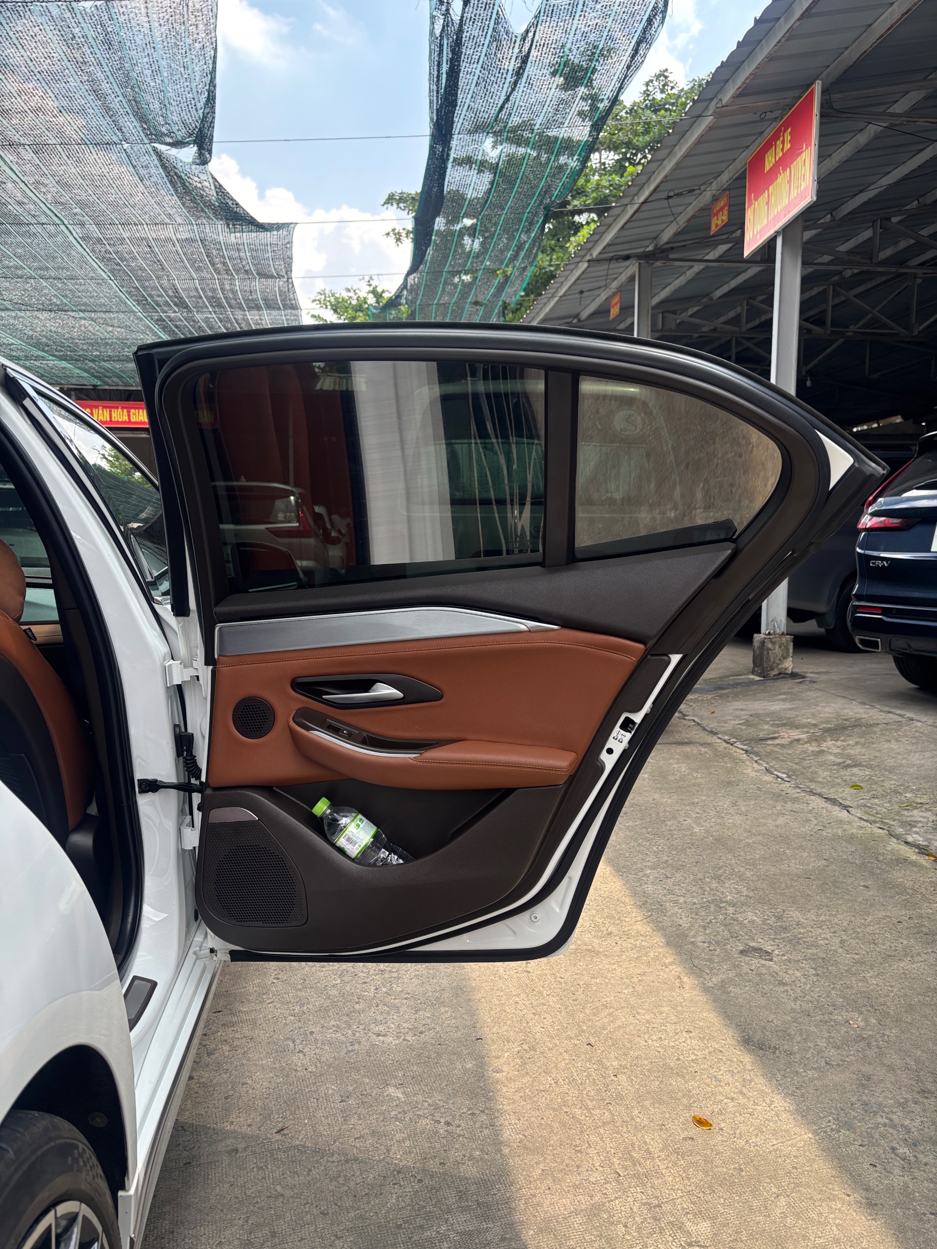 Vin Lux A premium. đk th 10/ . . xe gđ giử kỷ rất đẹp. màu trắng. nội thất nâu da bò. 2021 - Ngoại thất 8